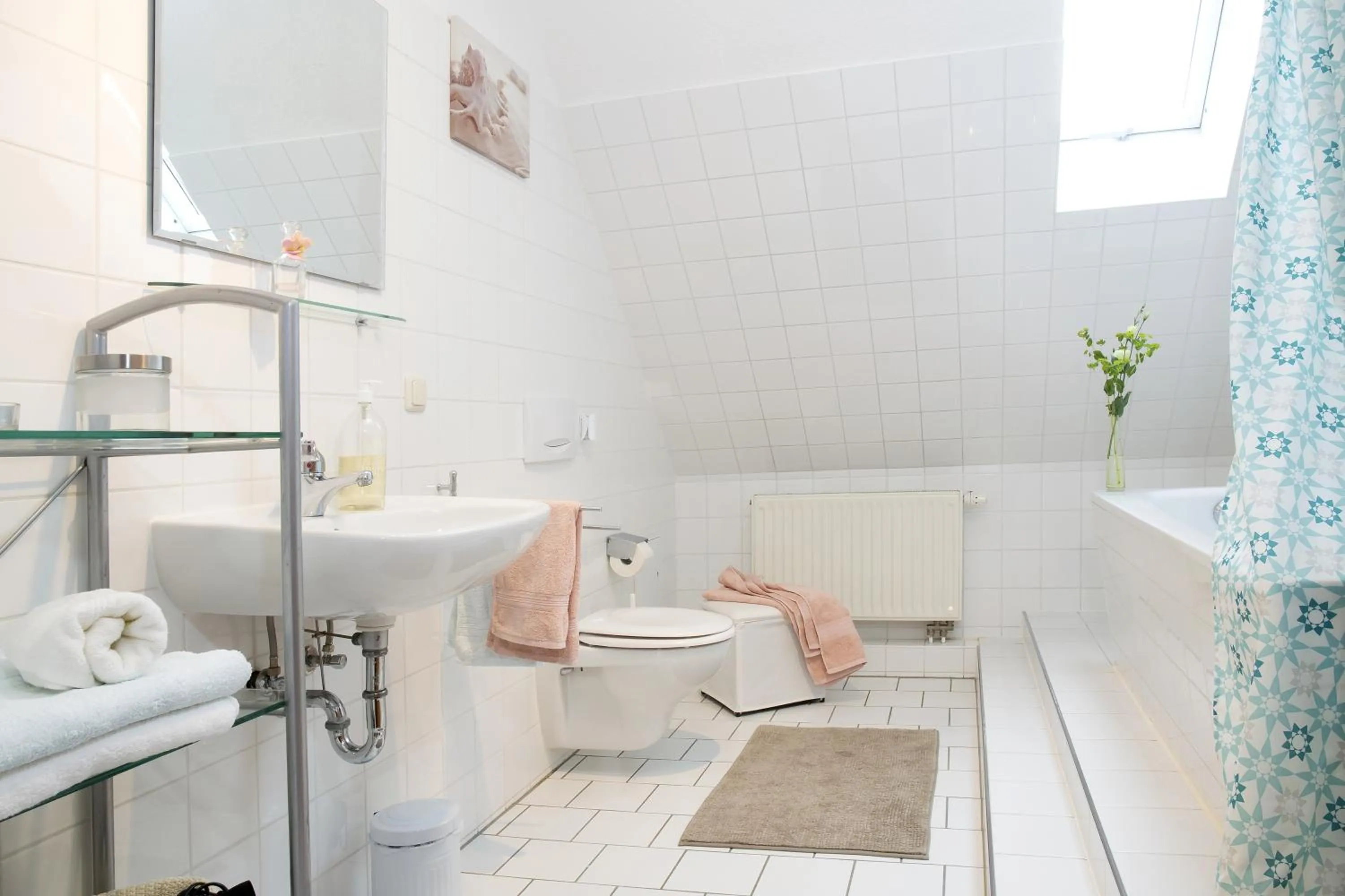 Bathroom in Leon Apartments