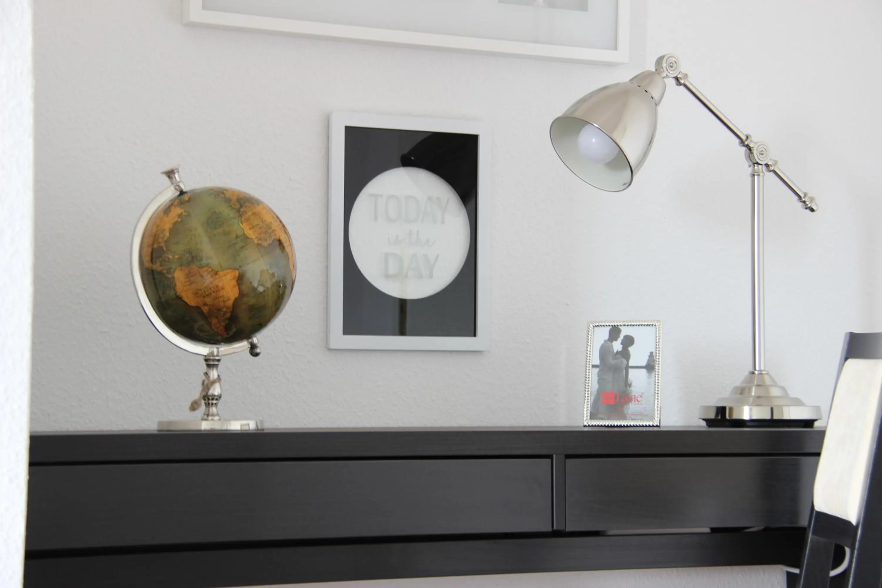 Decorative detail in Leon Apartments