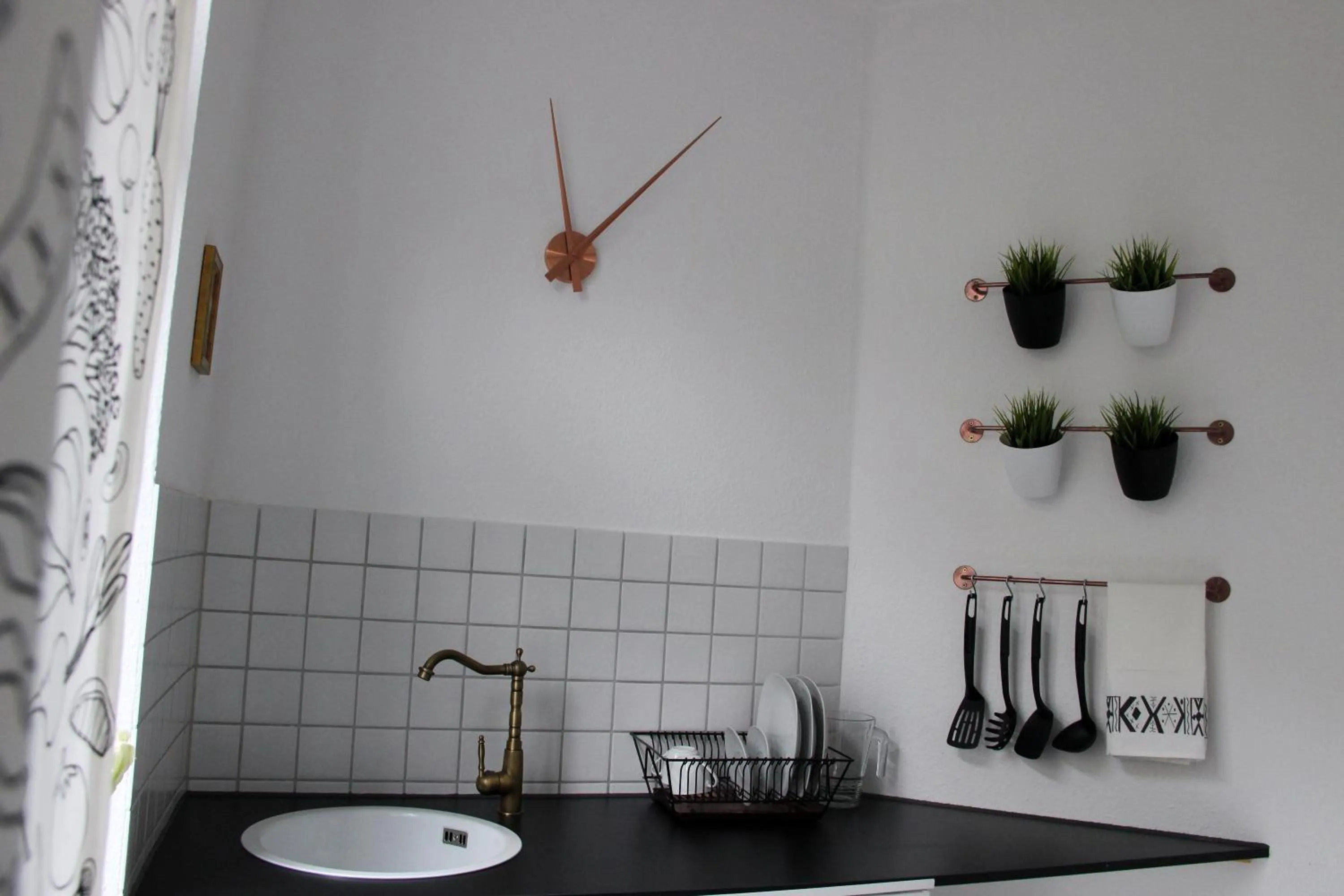 Kitchen or kitchenette in Leon Apartments