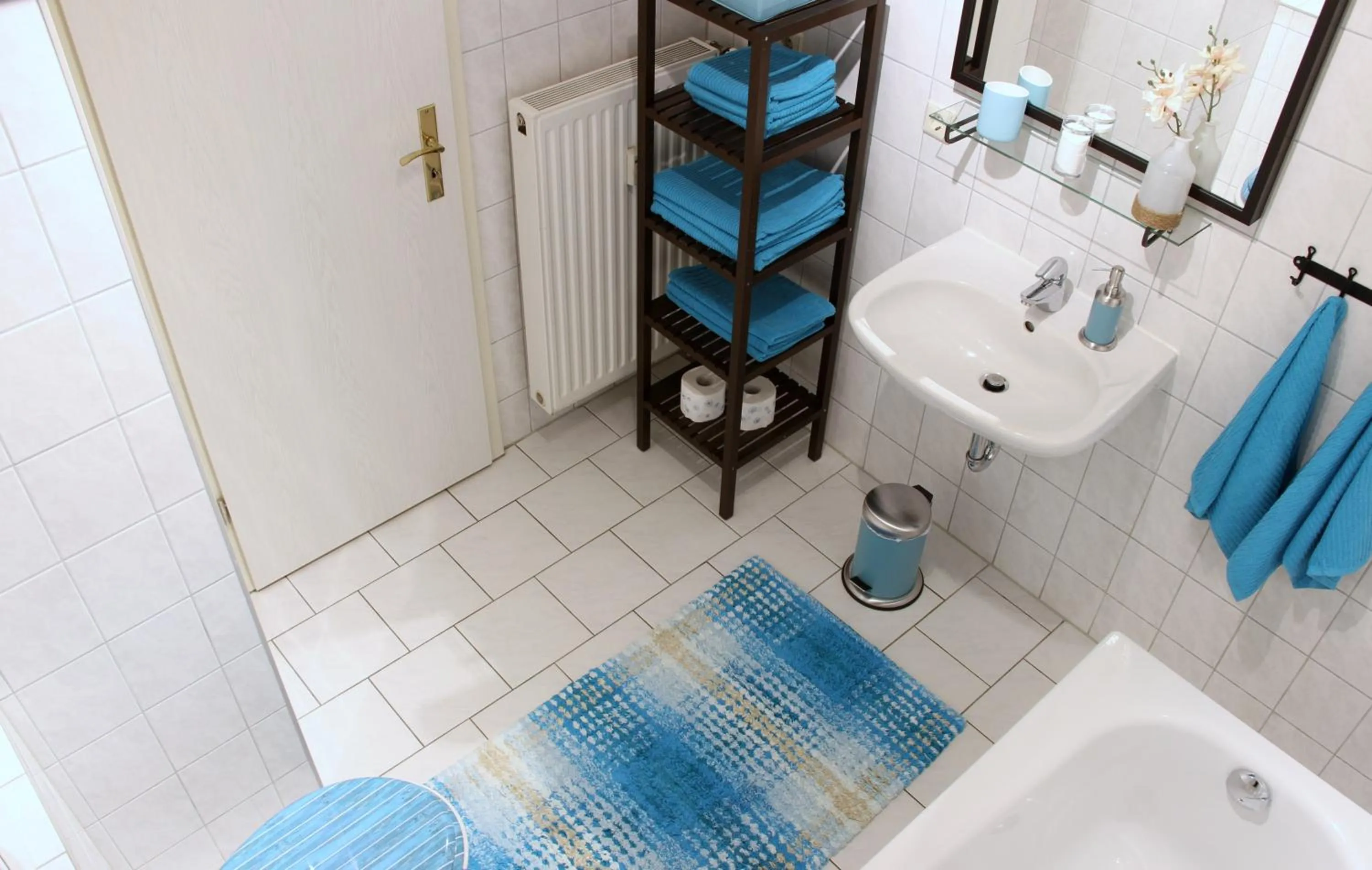 Bathroom in Leon Apartments