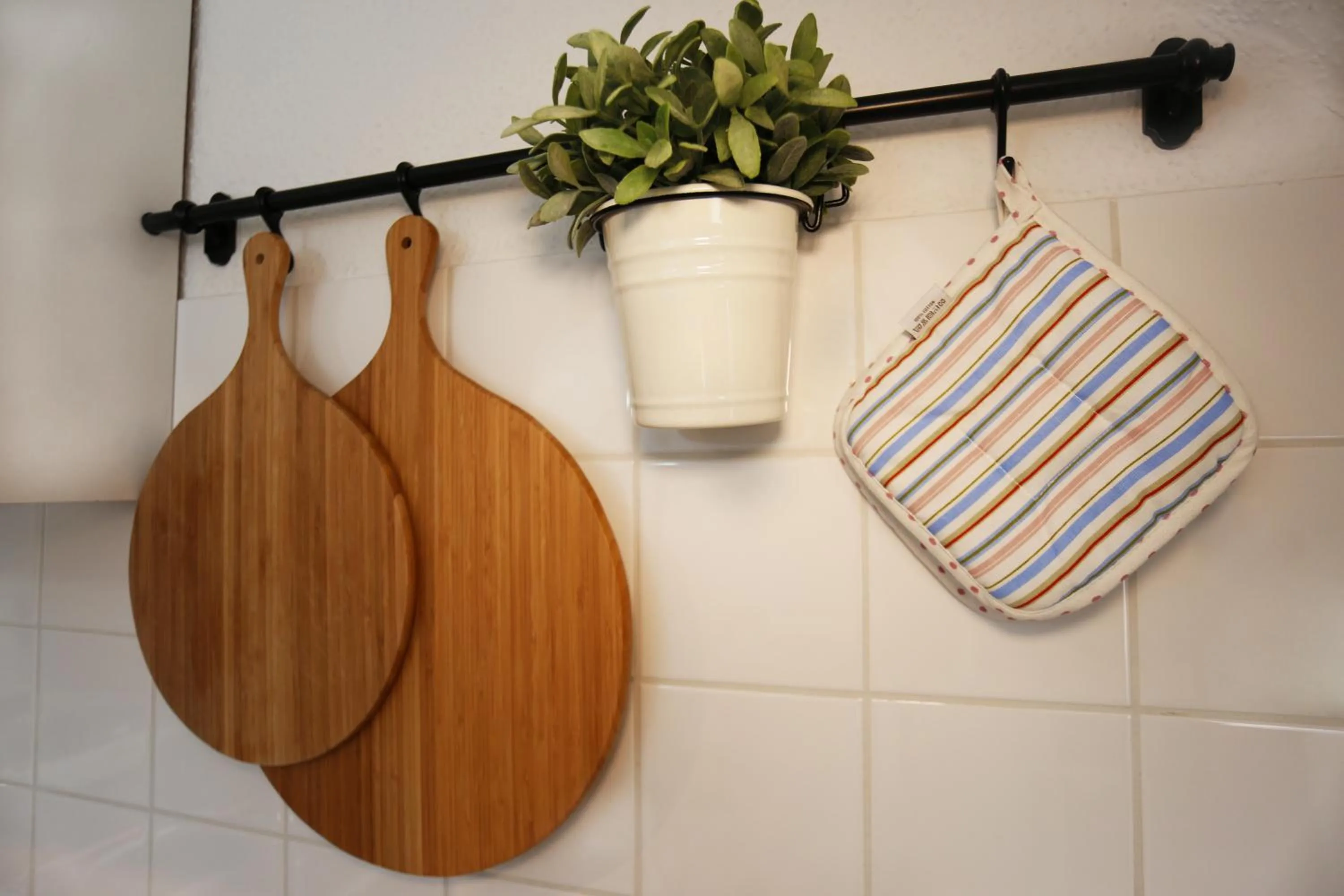 Kitchen or kitchenette in Leon Apartments