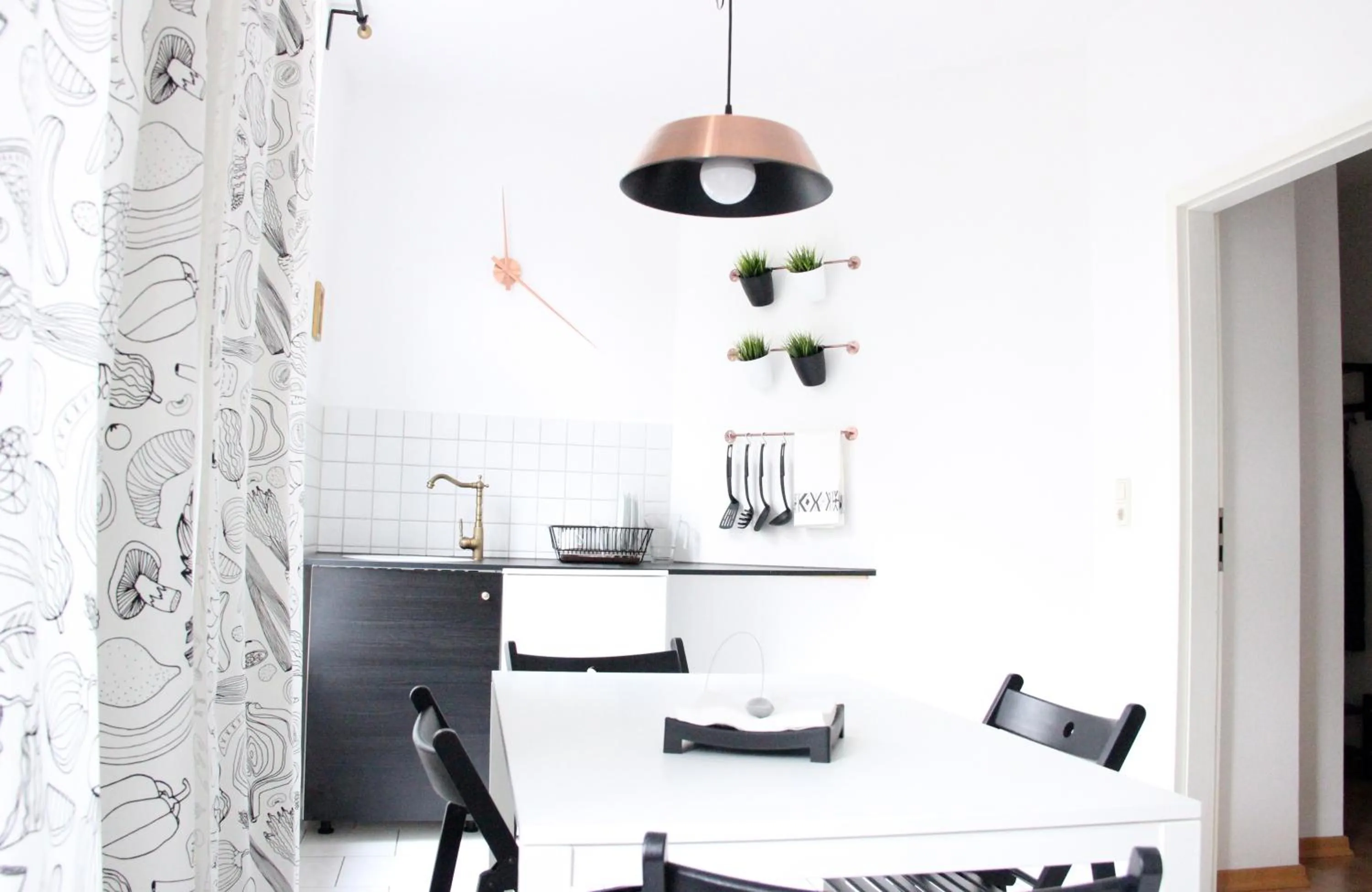 Kitchen or kitchenette in Leon Apartments