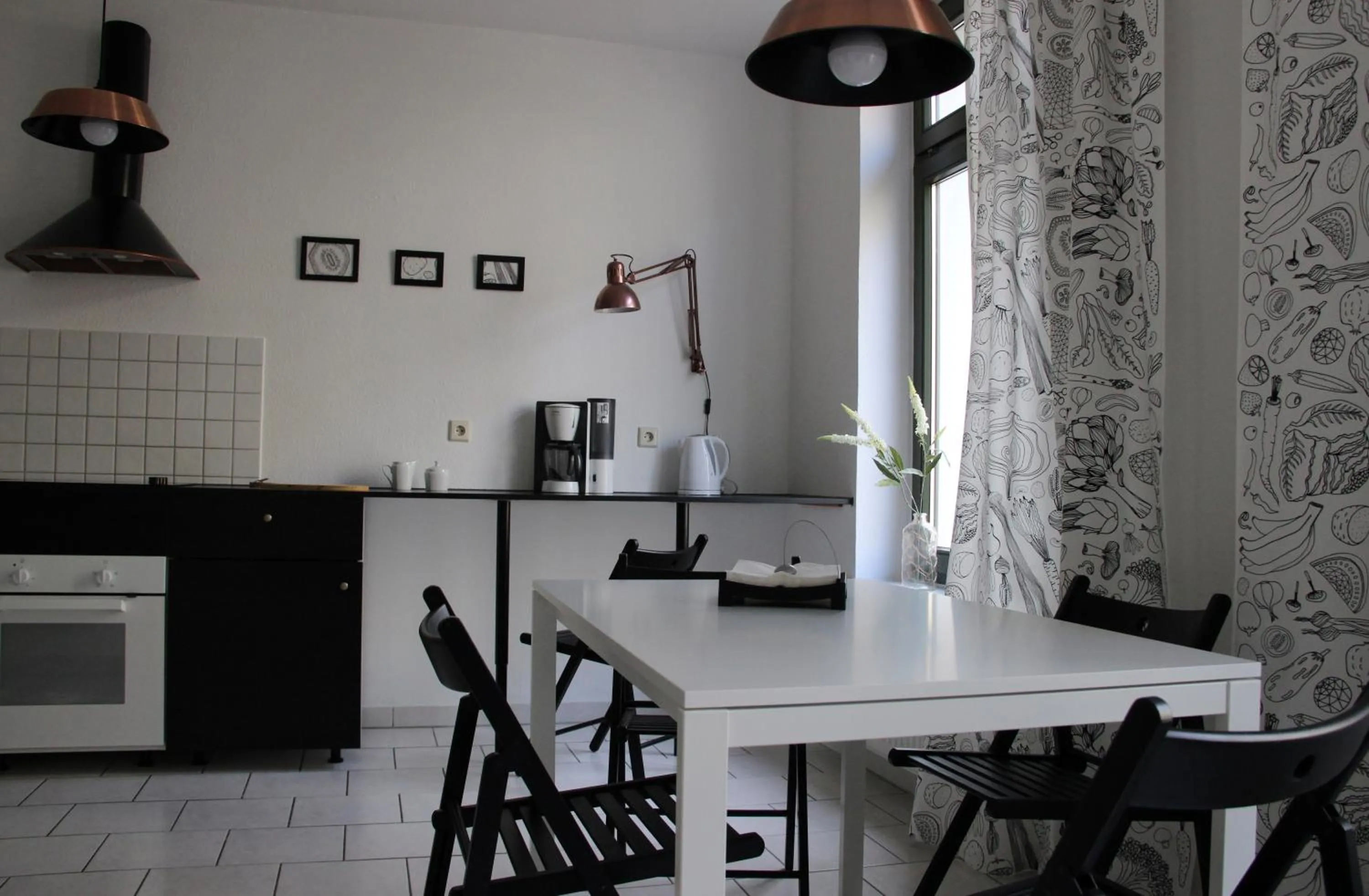 Kitchen or kitchenette in Leon Apartments