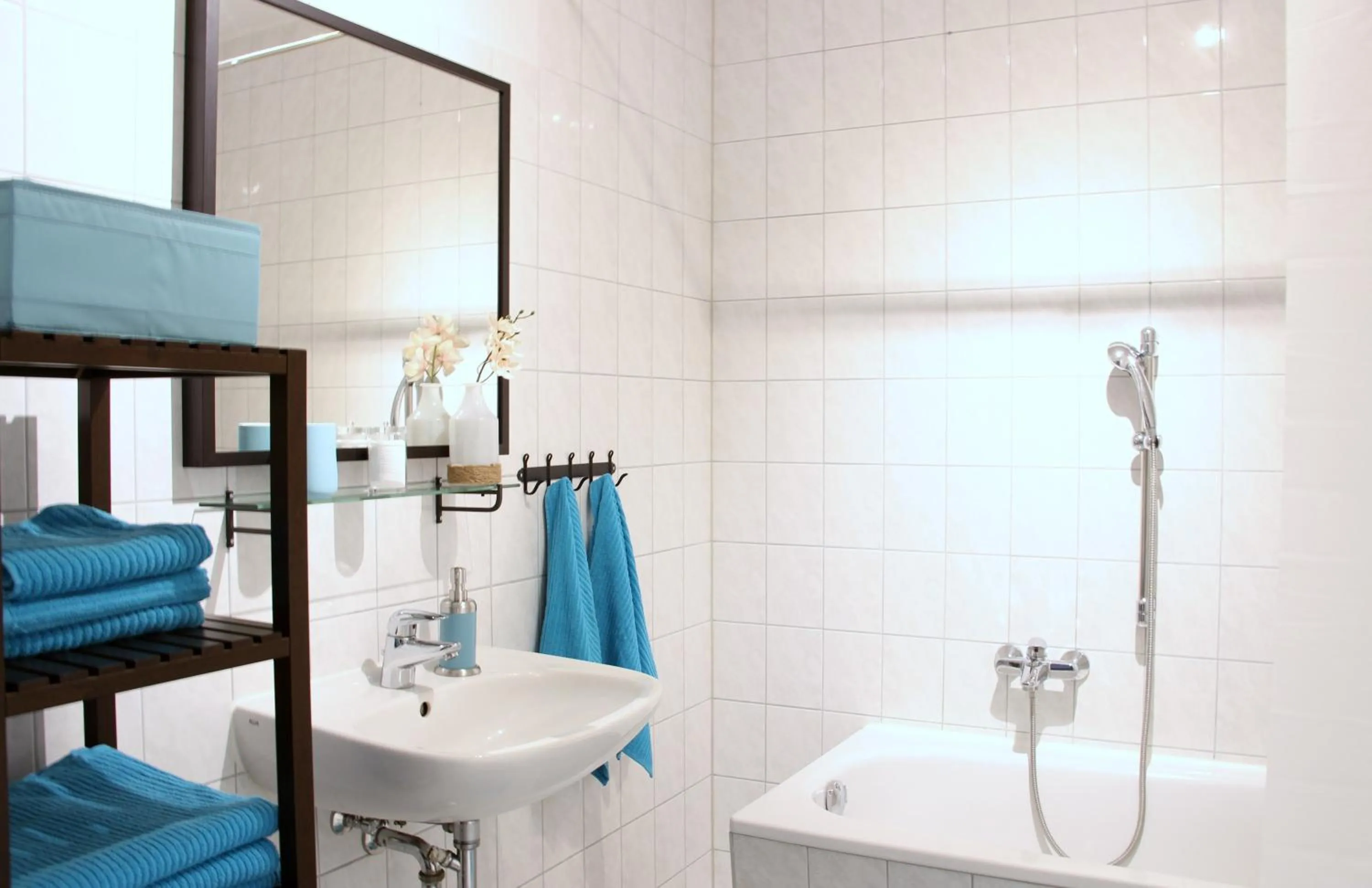 Bathroom in Leon Apartments