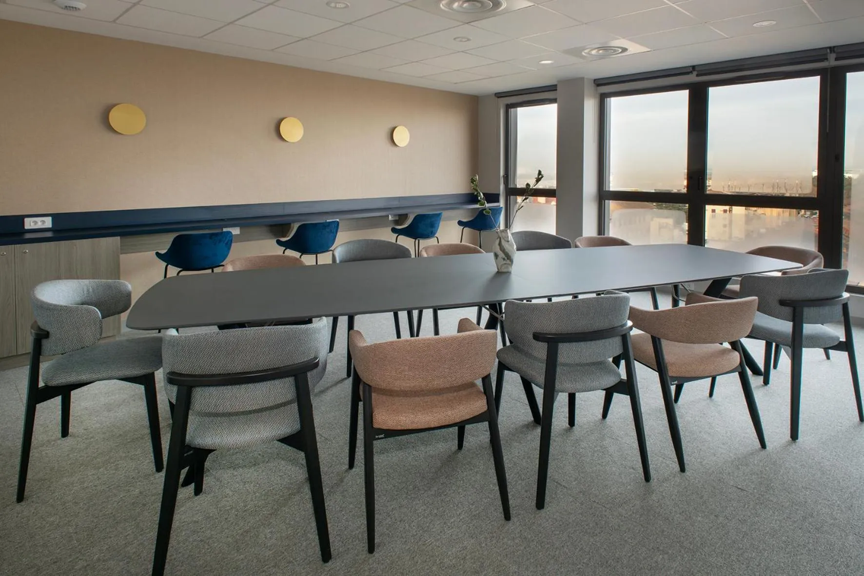 Seating area in Sevenline Purpan Toulouse