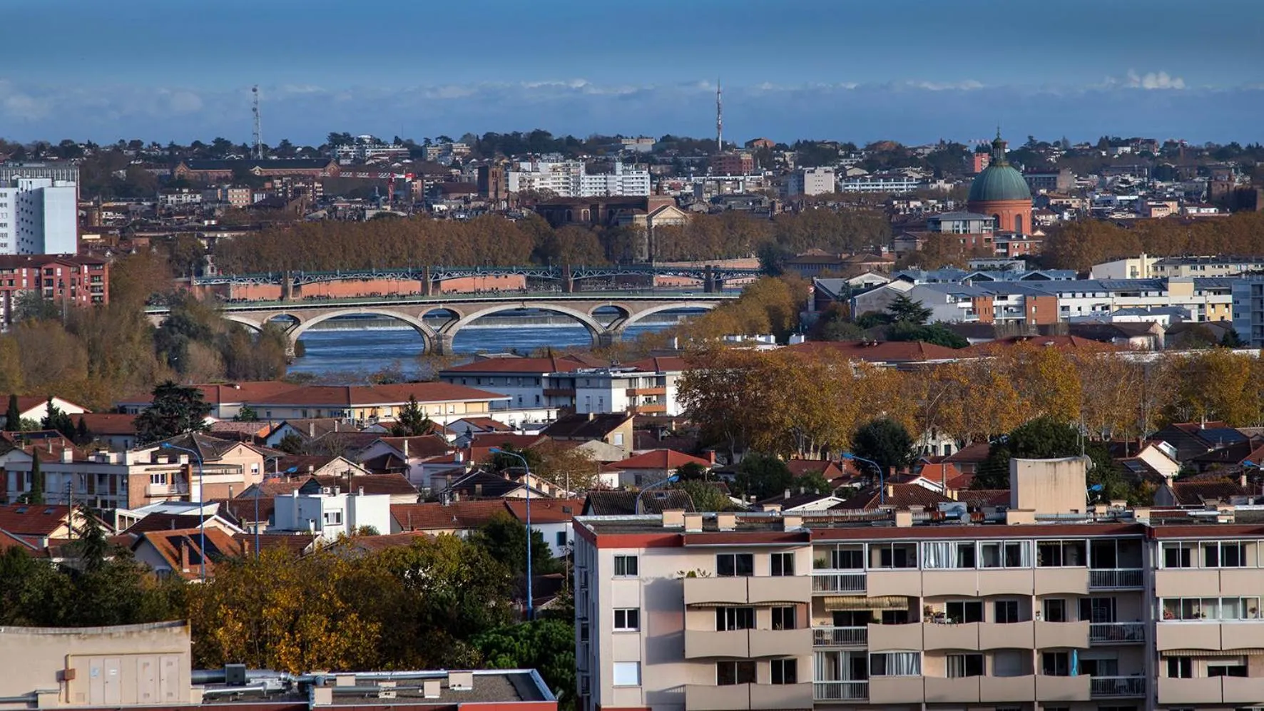 City view in Sevenline Purpan Toulouse