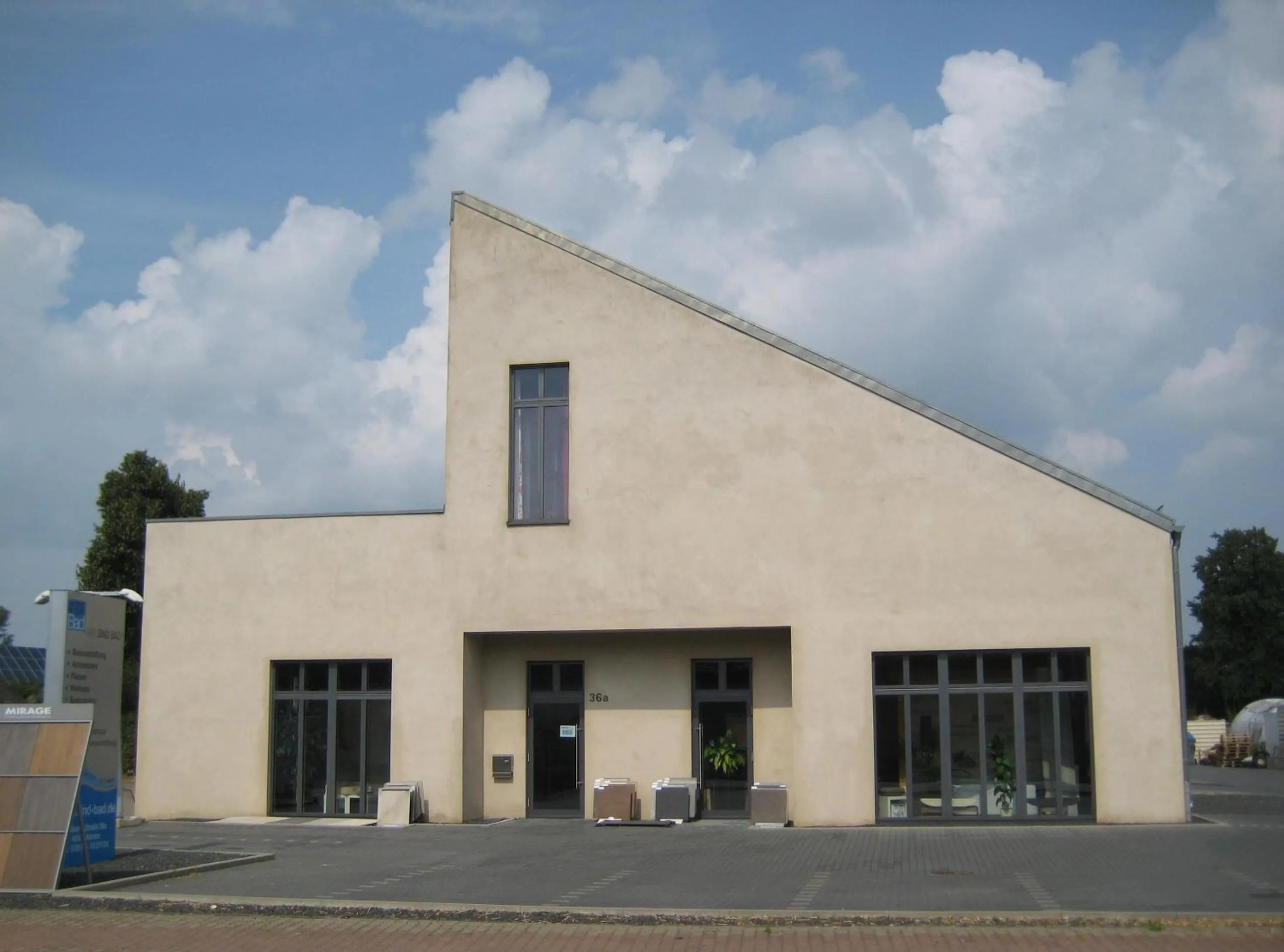 Facade/entrance in Jordanshof Rot