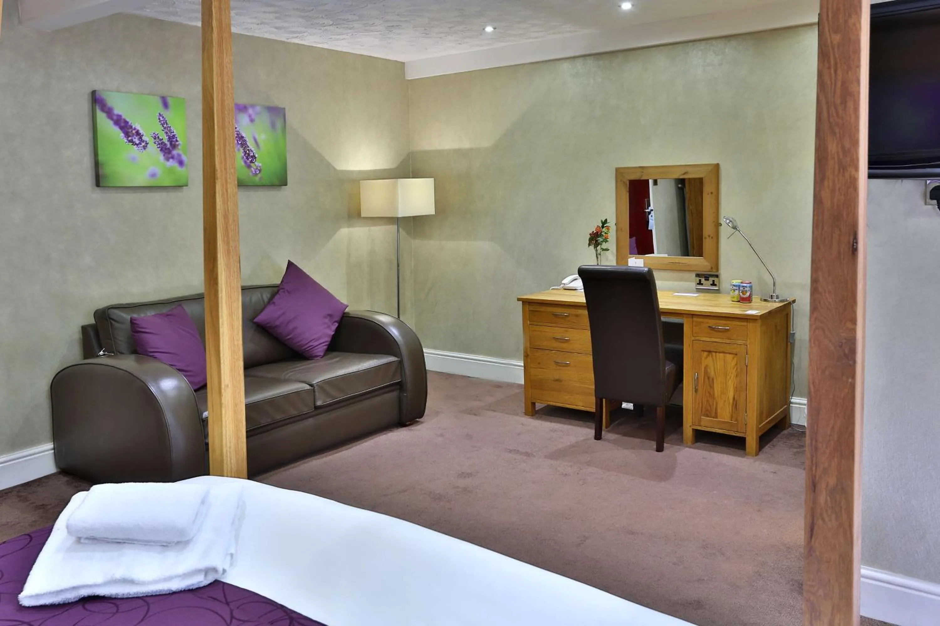 Photo of the whole room, Bed in Bury Ramsbottom Old Mill Hotel and Leisure Club