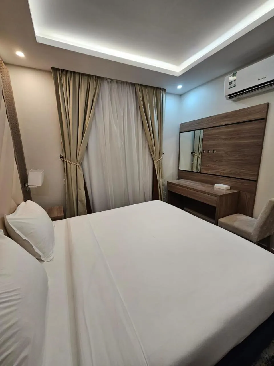 Bed in Emmar Al Dyar