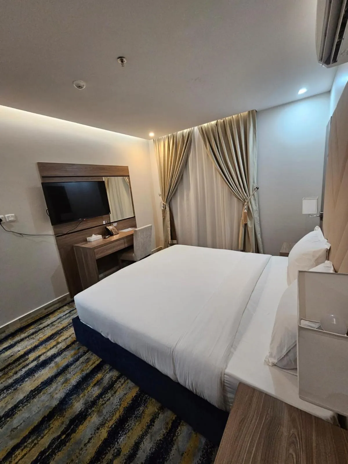 Bed in Emmar Al Dyar