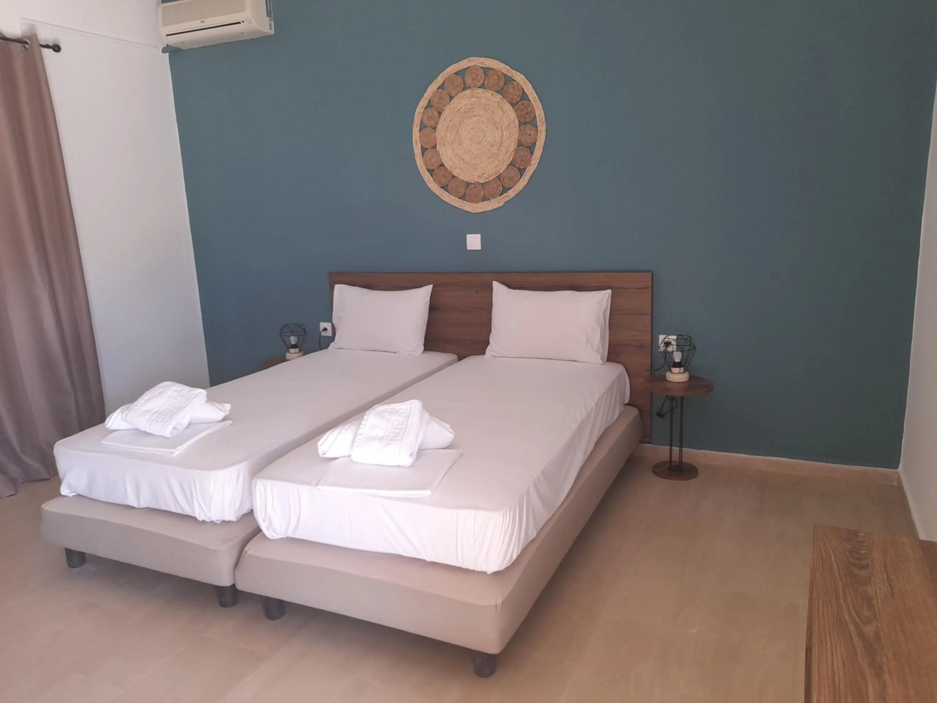 Bedroom, Bed in Euphoria ComplexB