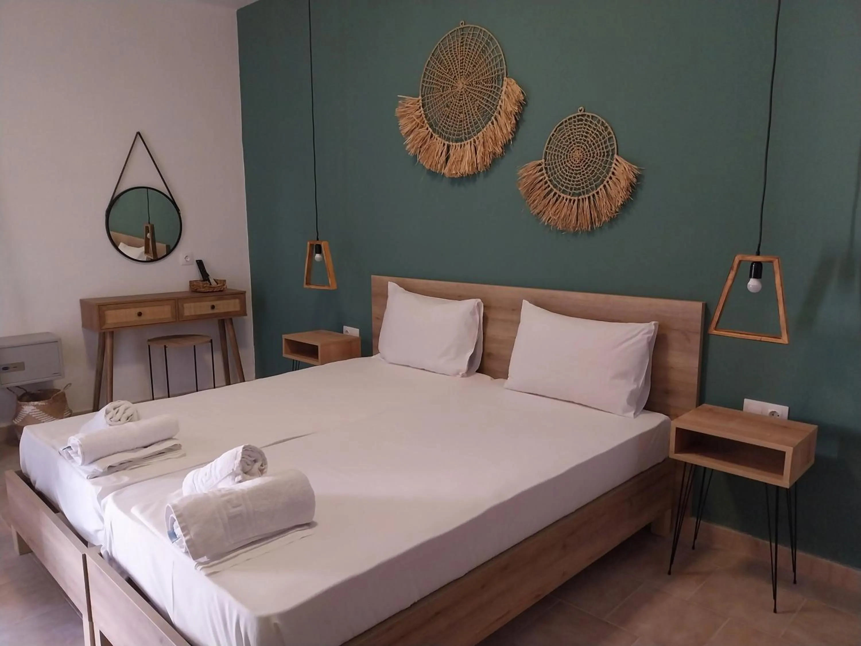 Bedroom, Bed in Euphoria ComplexB
