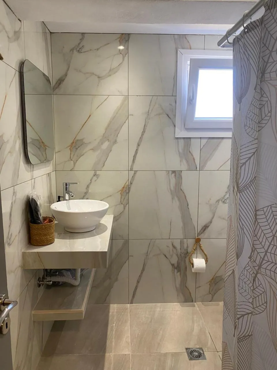Bathroom in Euphoria ComplexB