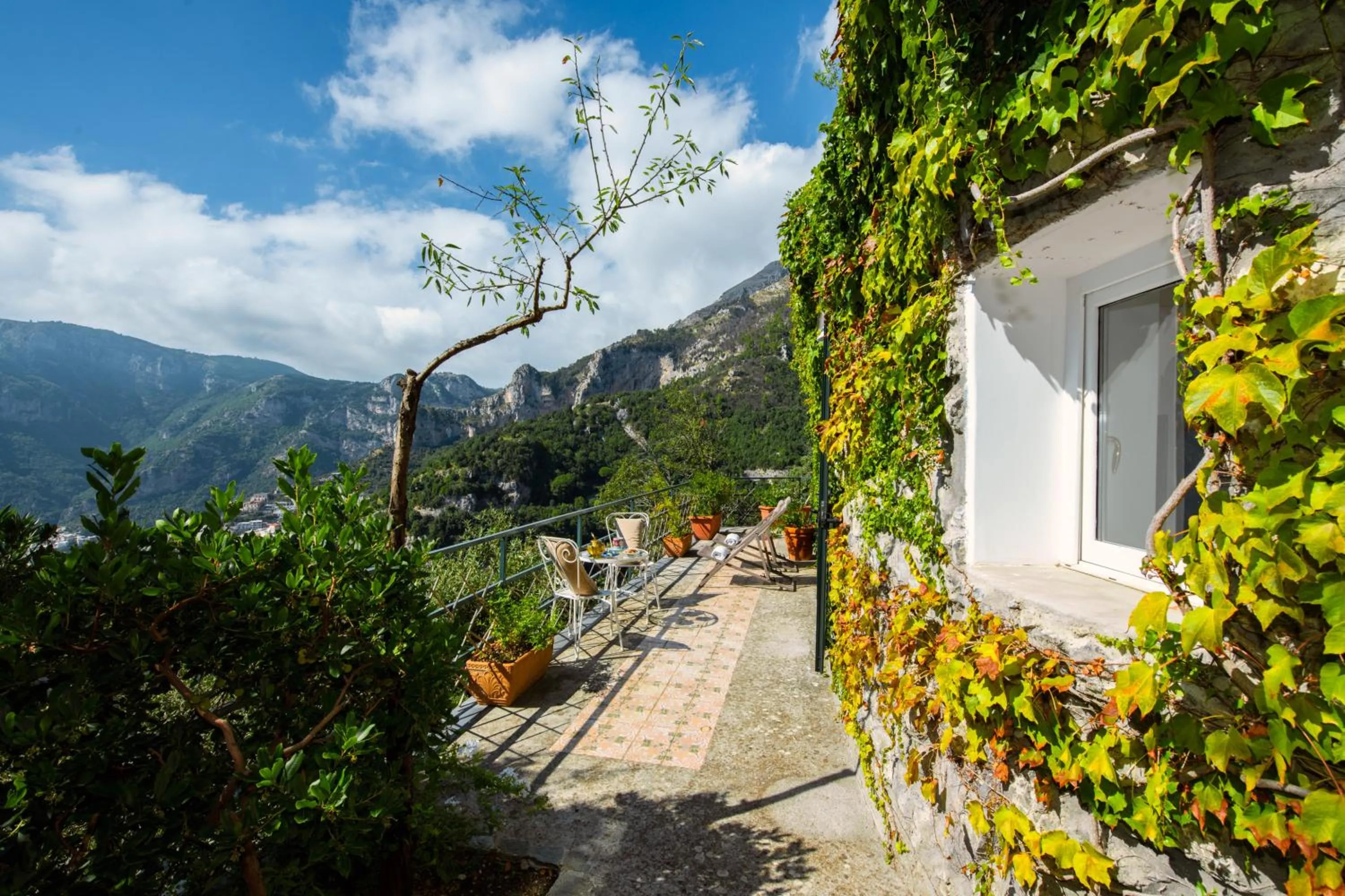 Facade/entrance in Ville Olimpo