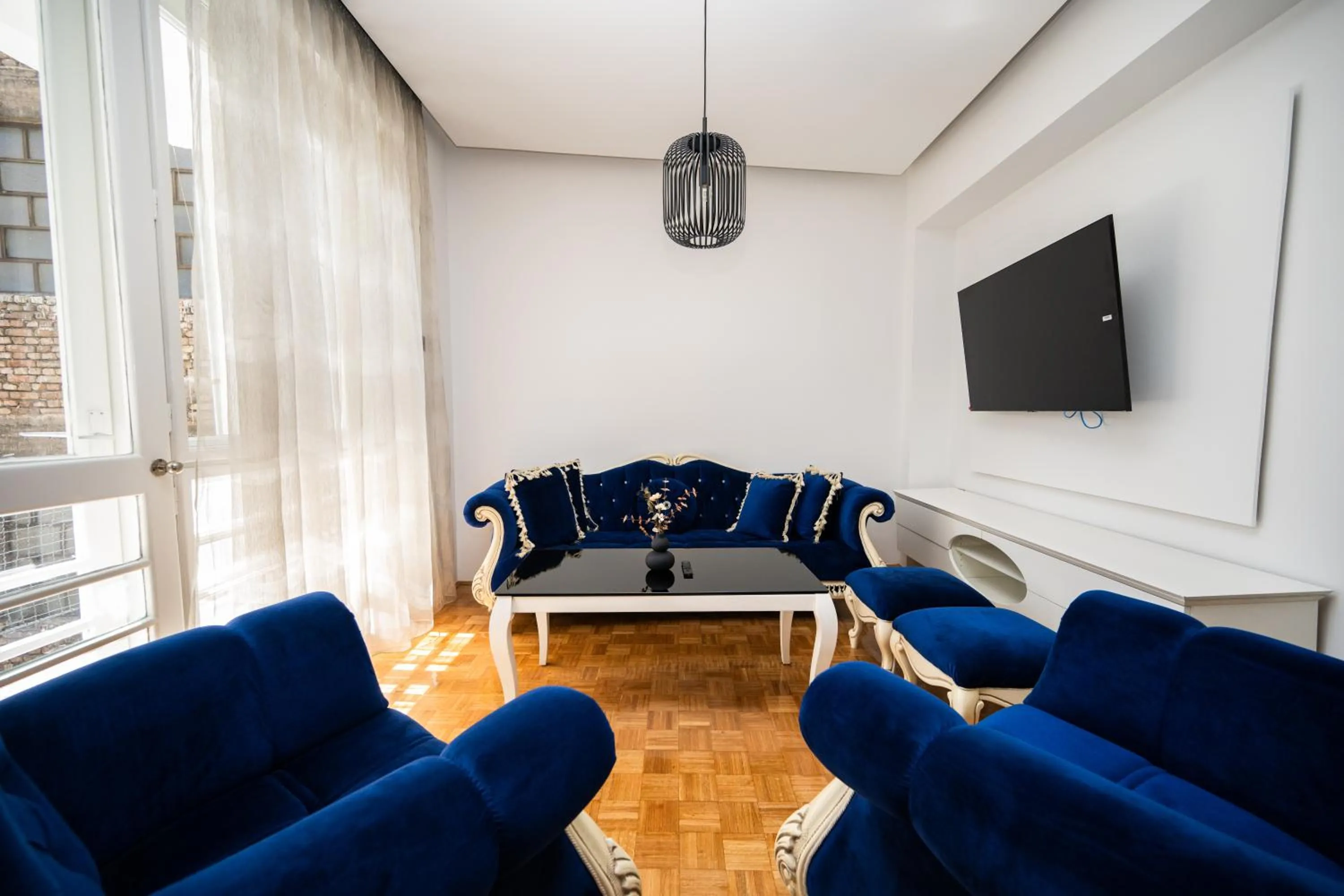 Three-Bedroom Apartment in Design 150m2 Three-Bedroom Apartment - Titova Street