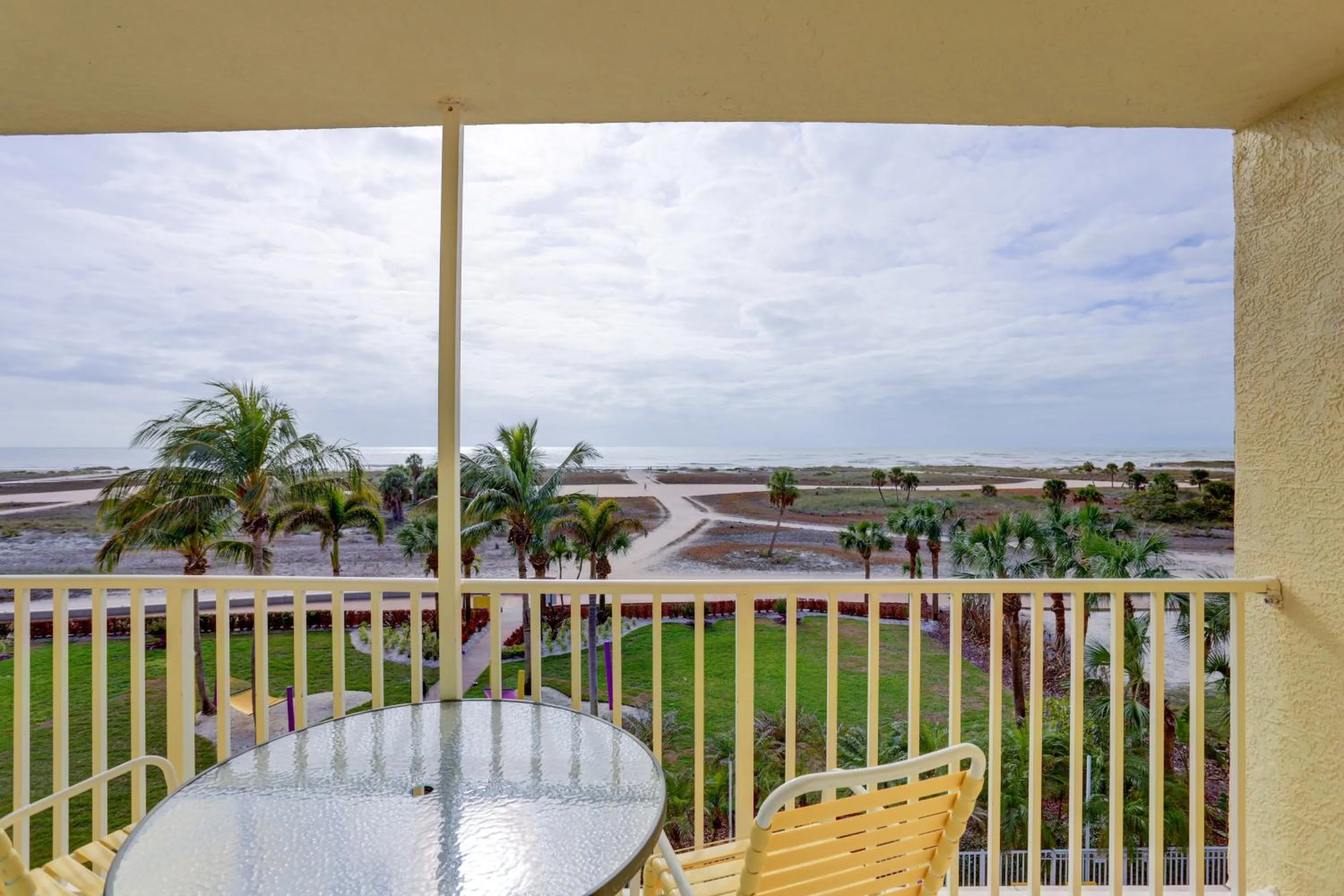 South Beach Condo Hotel by Travel Resort Services, Inc.