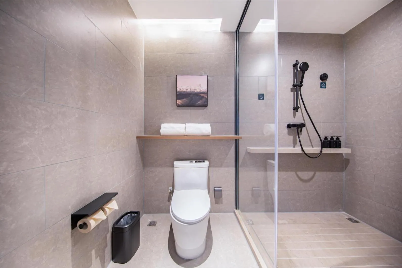 Bathroom in Atour Hotel Jinan Huashan Huanyu Max