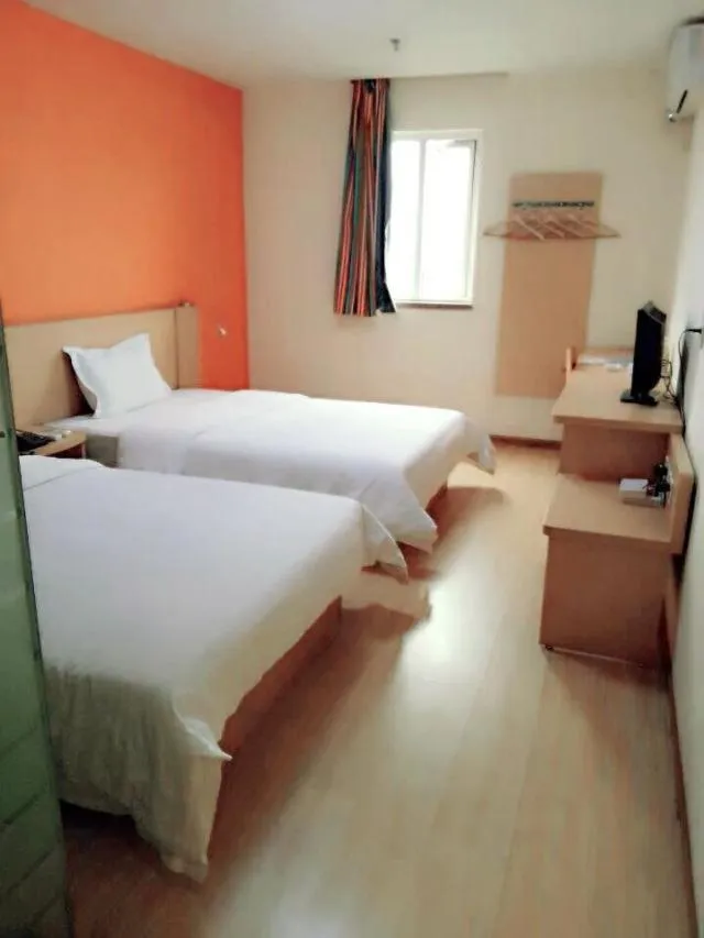 Bedroom, Bed in 7Days Inn Xi'an Northwest University North Gate