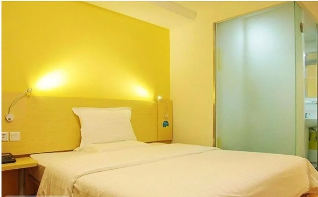 Bed in 7Days Inn Beijing Huairou