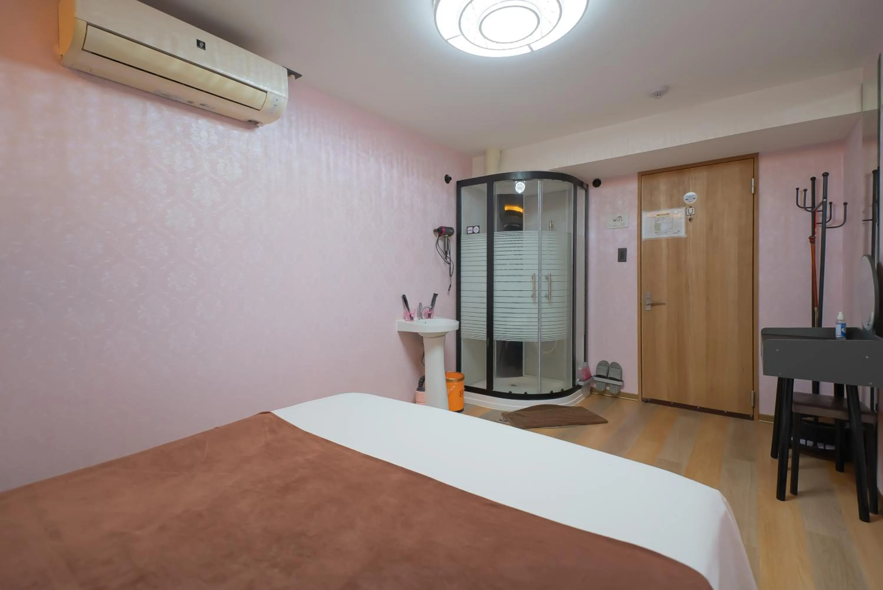 Bed in AKARENGA house