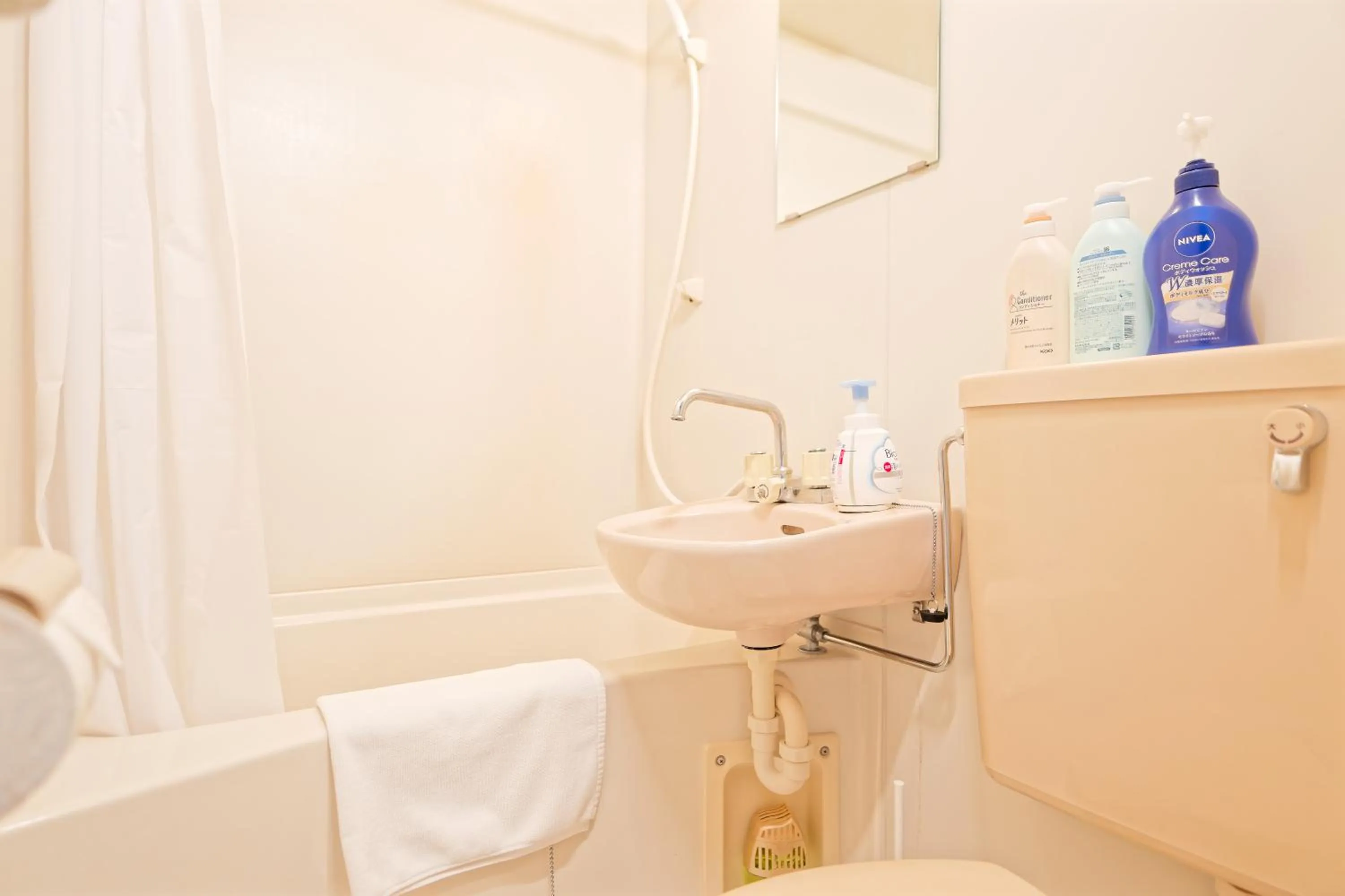 Bath in Shinjuku Waseda Earthtone Apartment