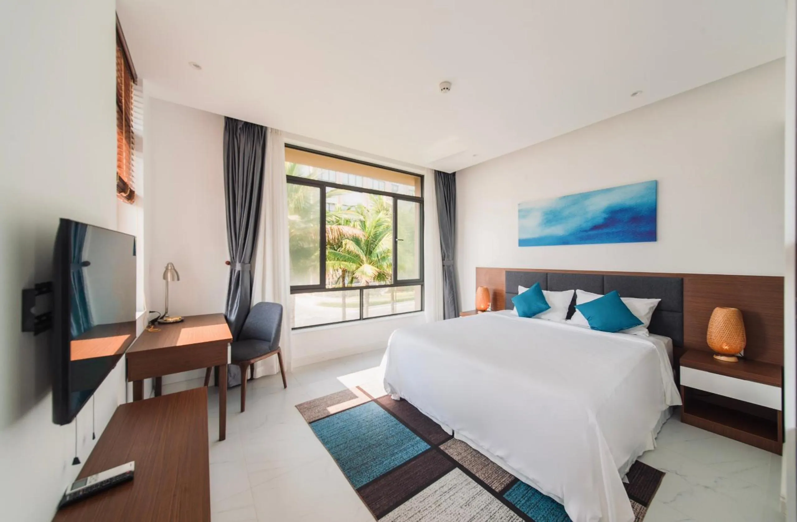 Bed in Seascape Villas In Long Beach Cam Ranh