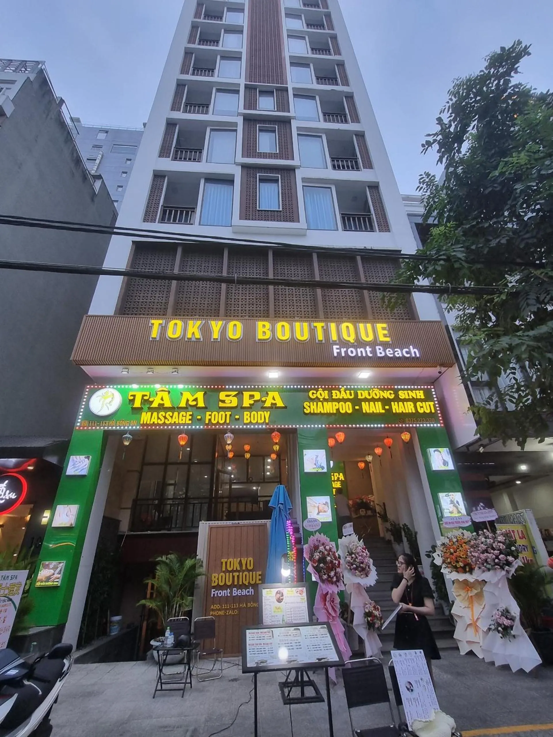 Property building in Tokyo Boutique Front Beach Hotel