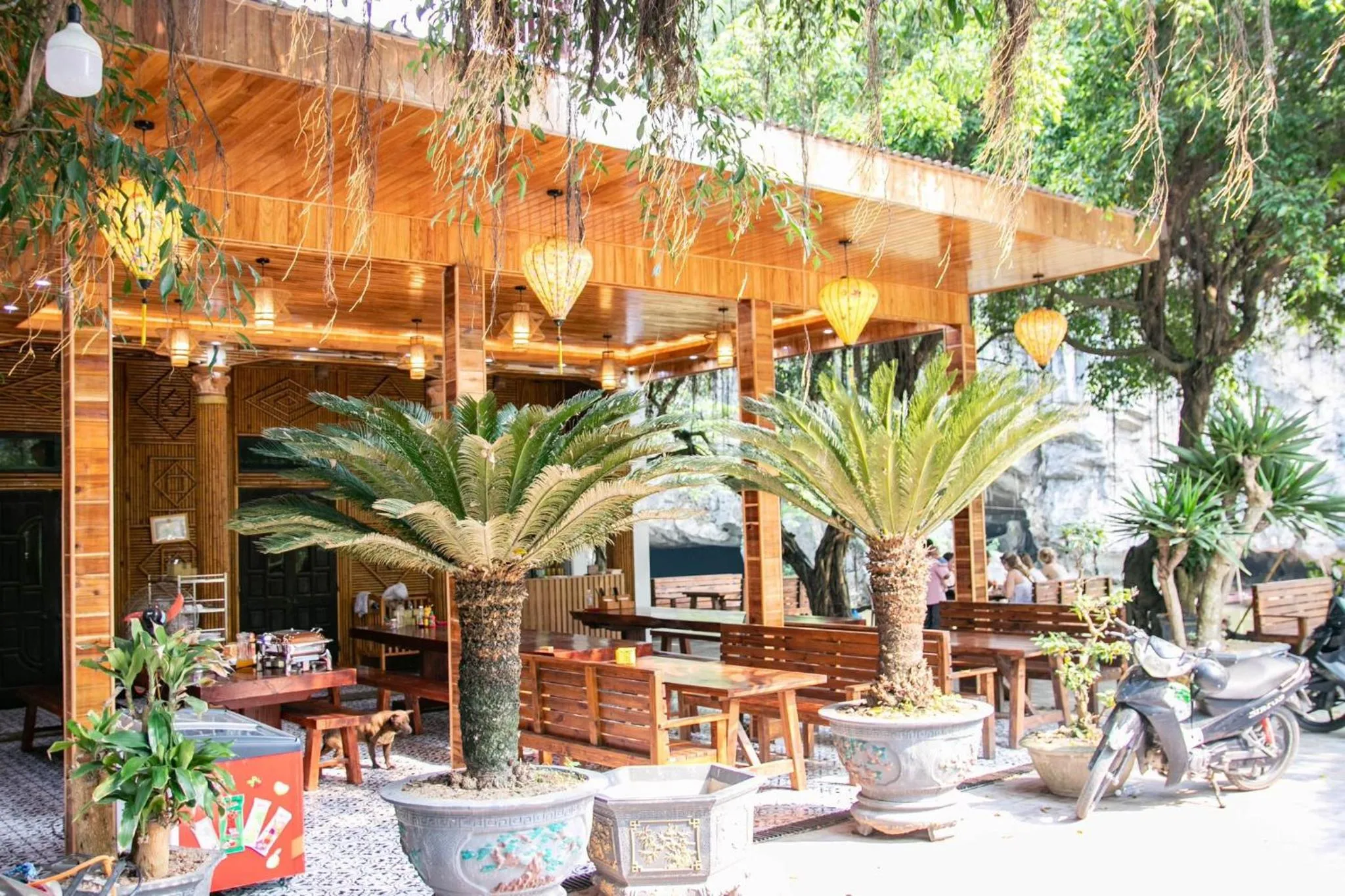 Restaurant/places to eat in Cao Thạch Homestay