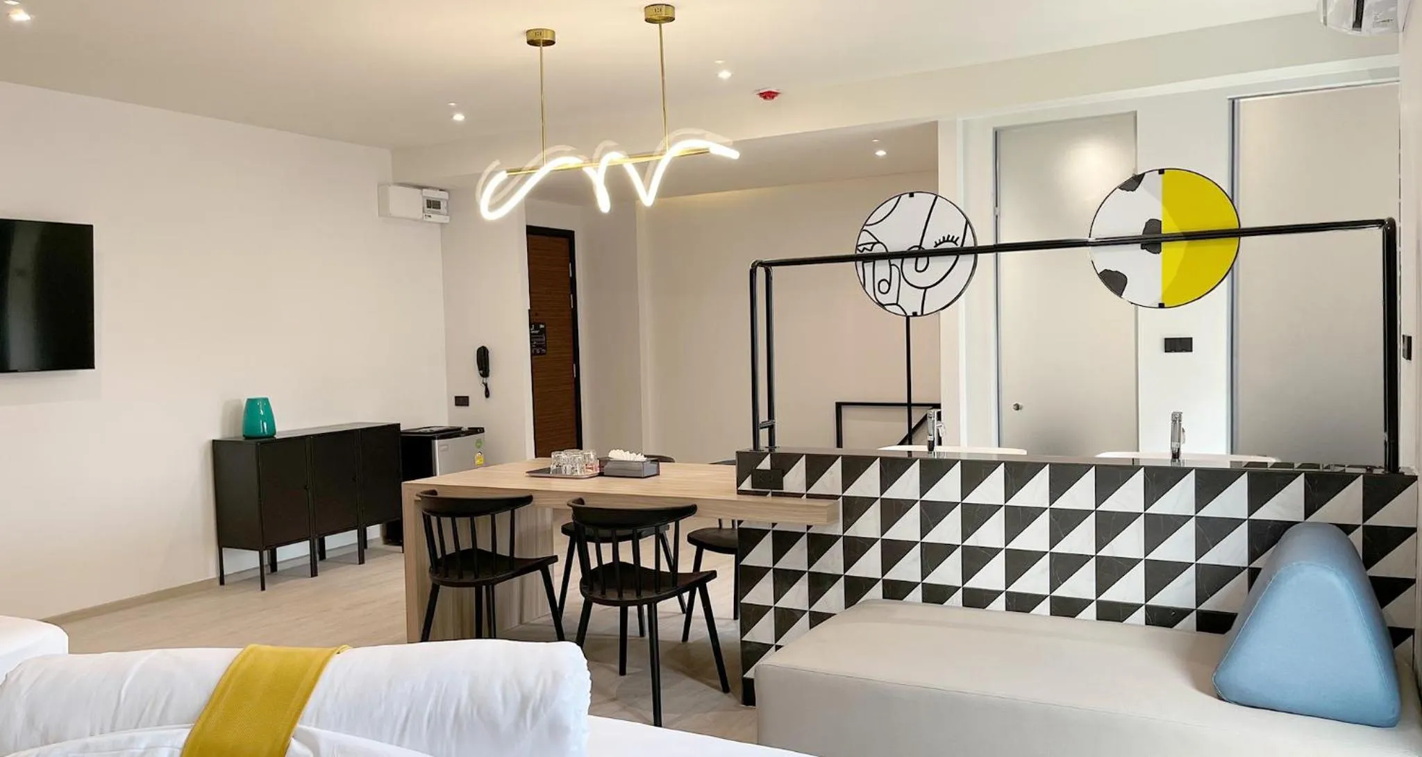 Dining area, Bed in Hatyai Midtown Hotel