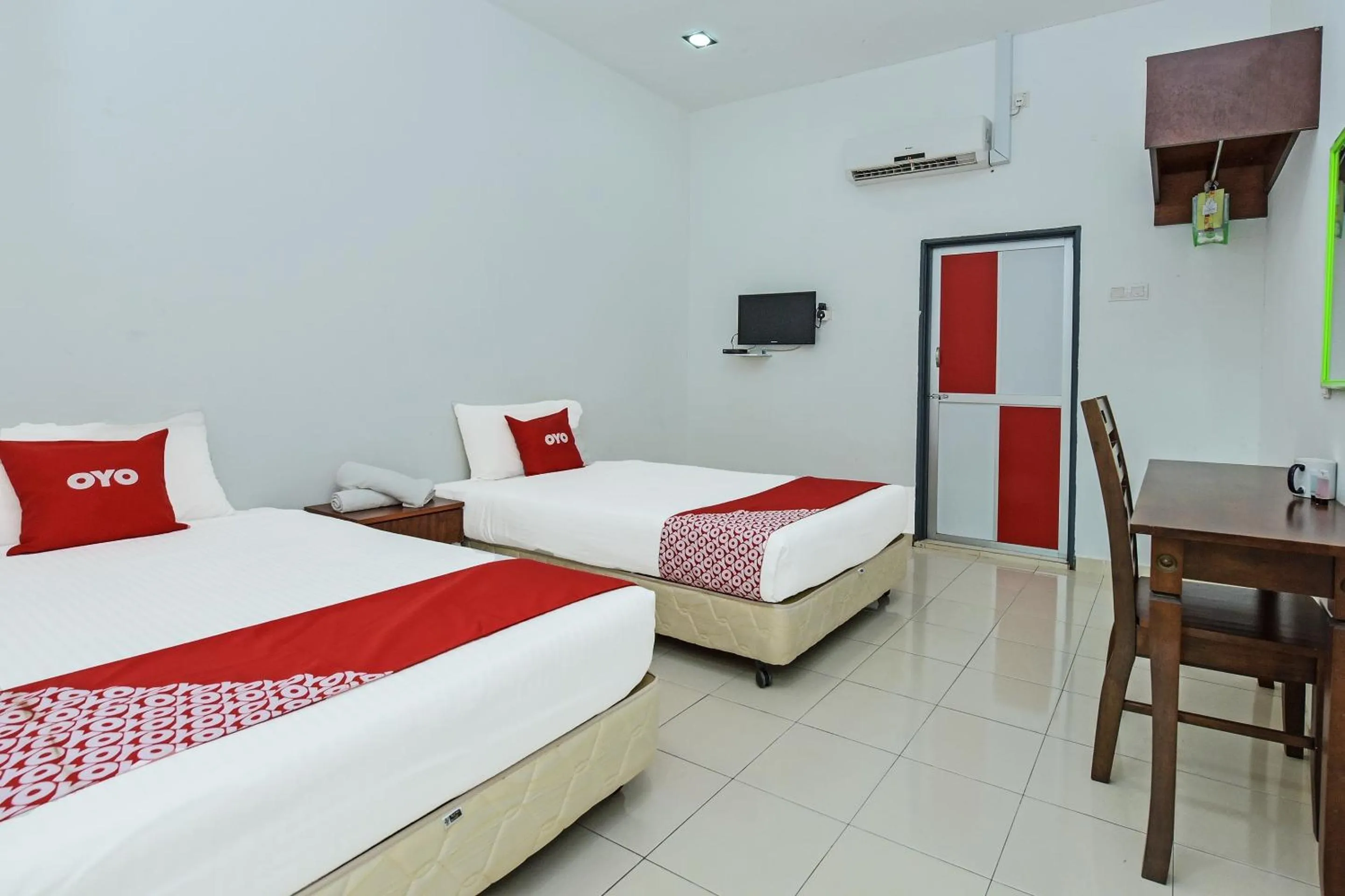 Bedroom in Hotel O Senyum Inn