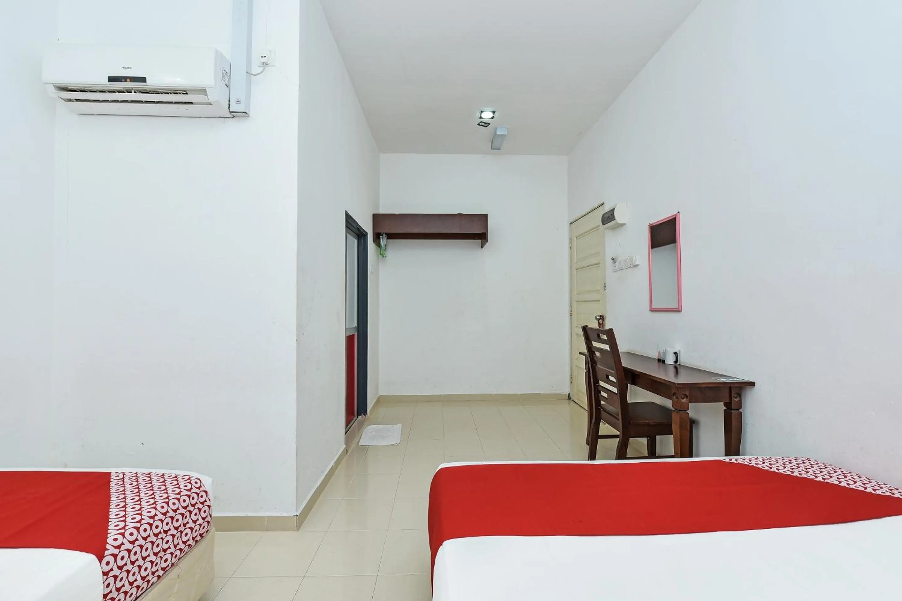 Bedroom in Hotel O Senyum Inn