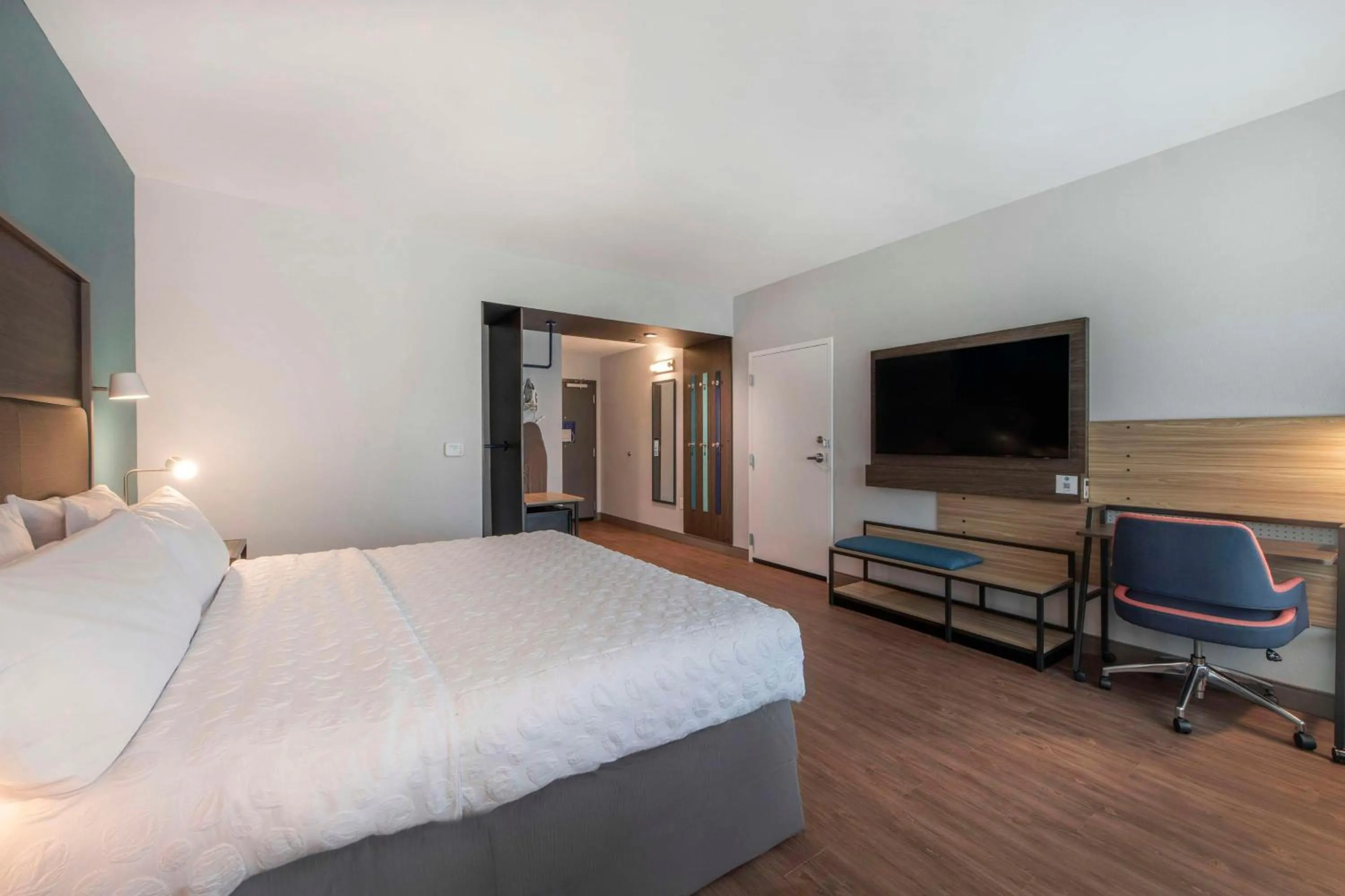 Bed in Tru by Hilton Wilmington Wrightsville Beach