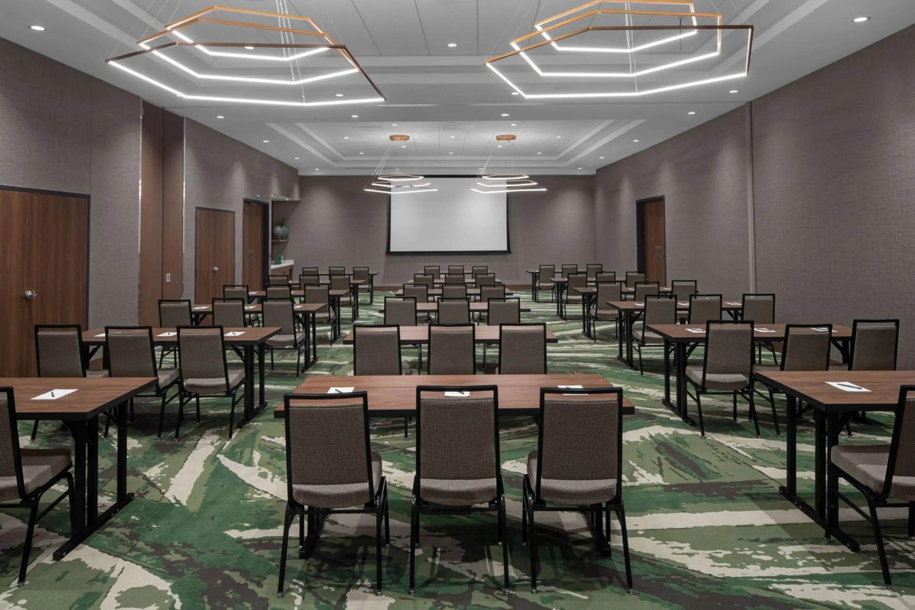 Meeting/conference room in Embassy Suites By Hilton Madison Downtown