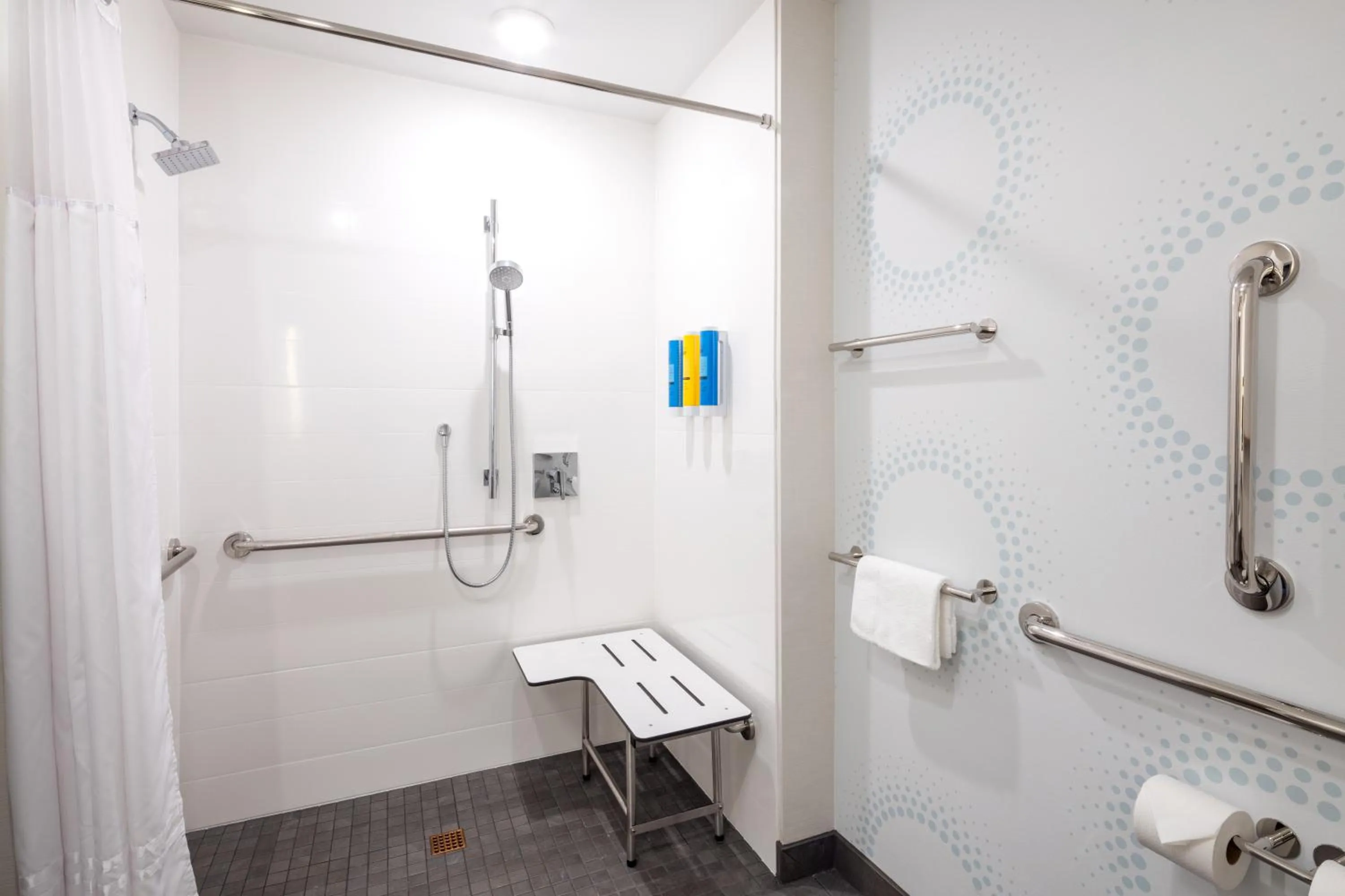 Bathroom in Tru By Hilton Yakima Airport