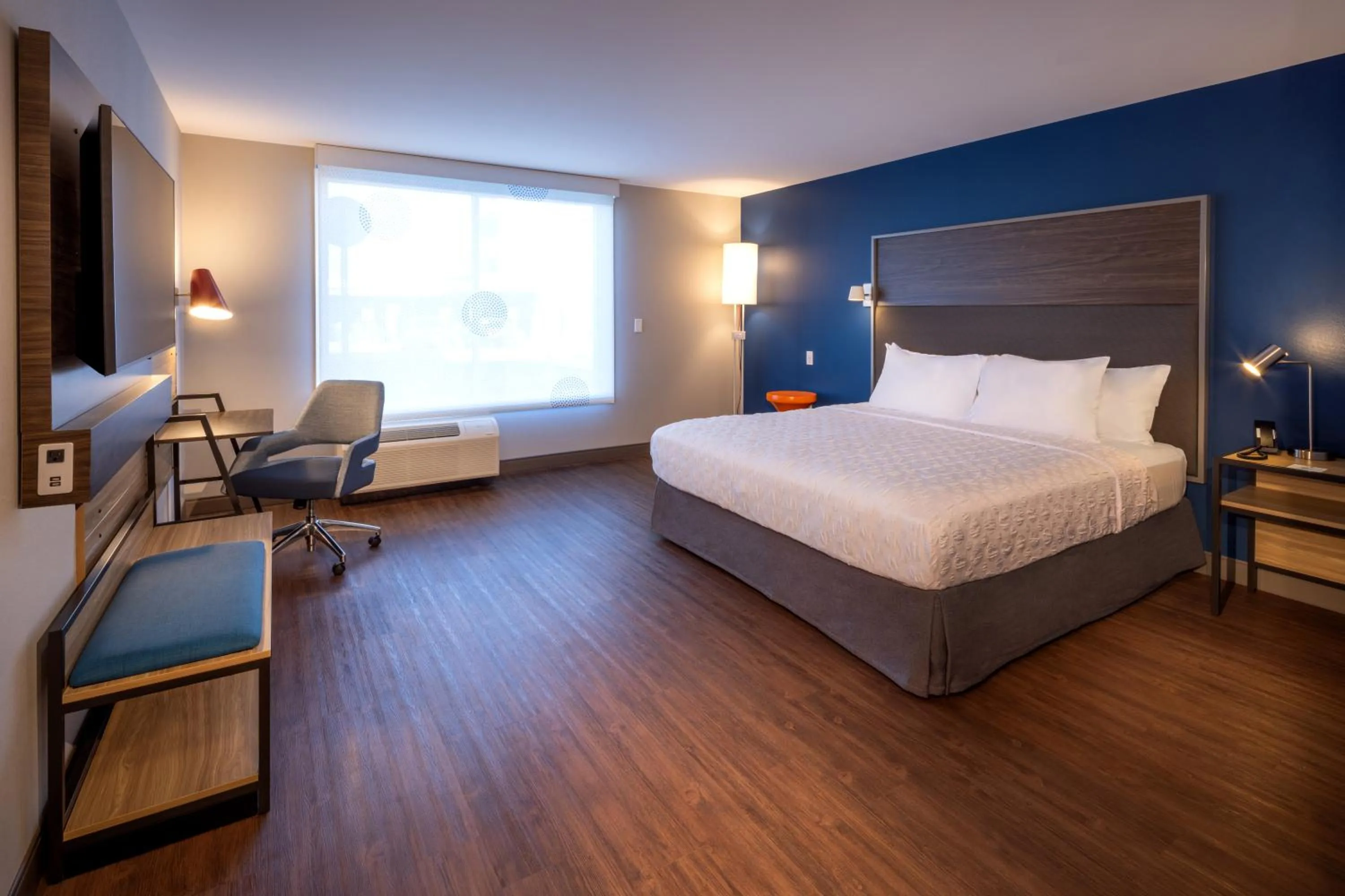 Bedroom, Bed in Tru By Hilton Yakima Airport