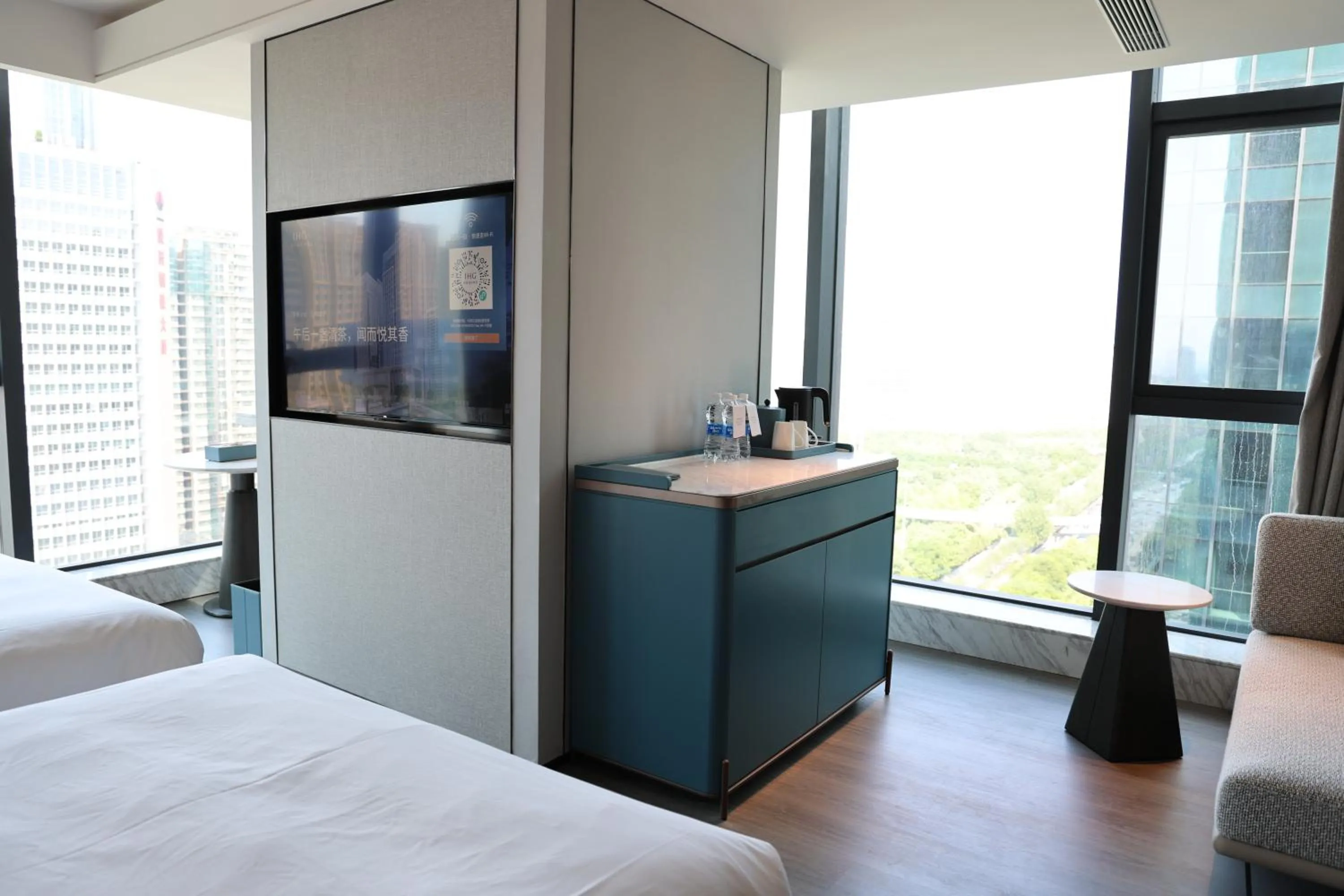 Bedroom, Bed in Crowne Plaza Xi'an Weiyang by IHG