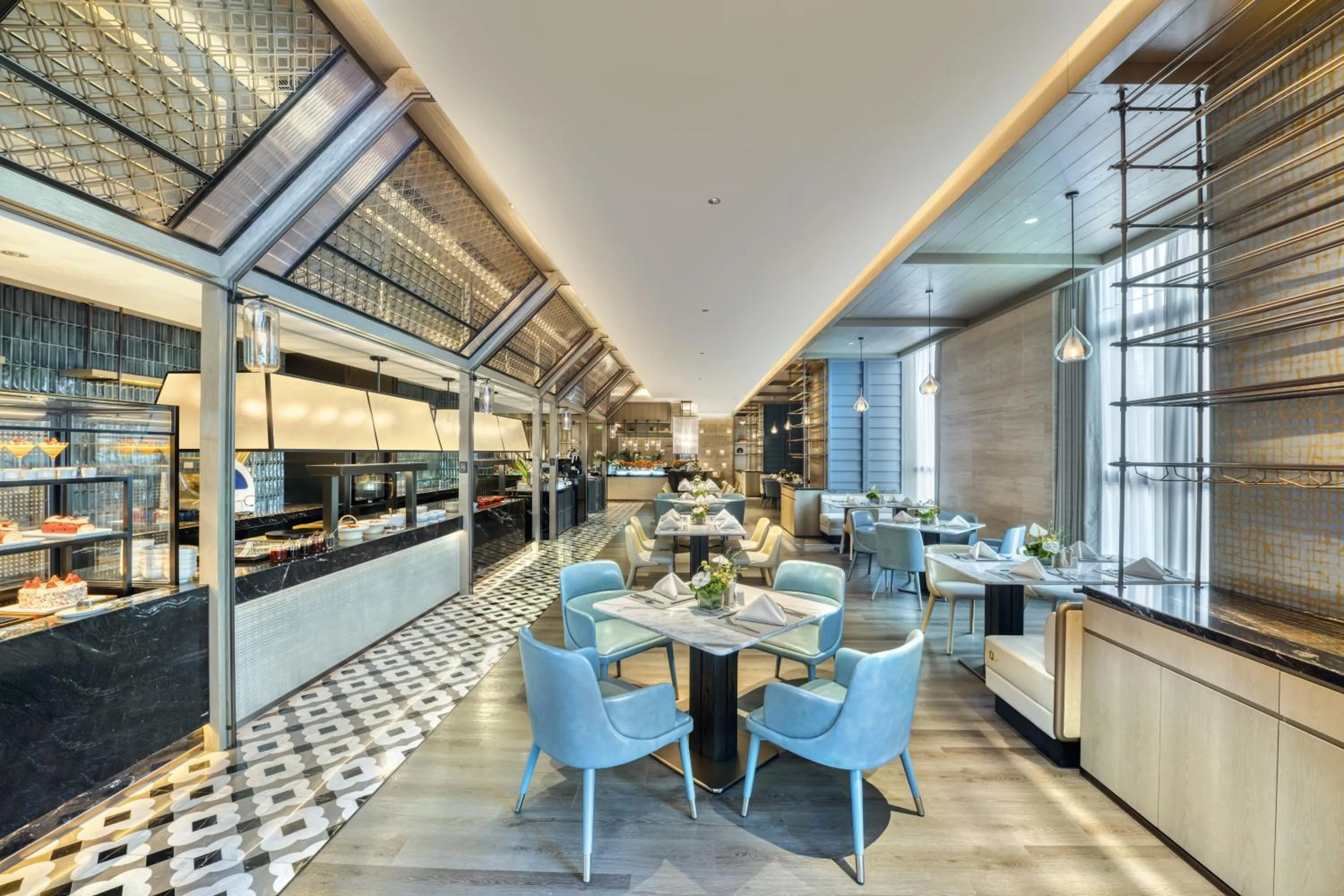 Restaurant/places to eat in Crowne Plaza Xi'an Weiyang by IHG