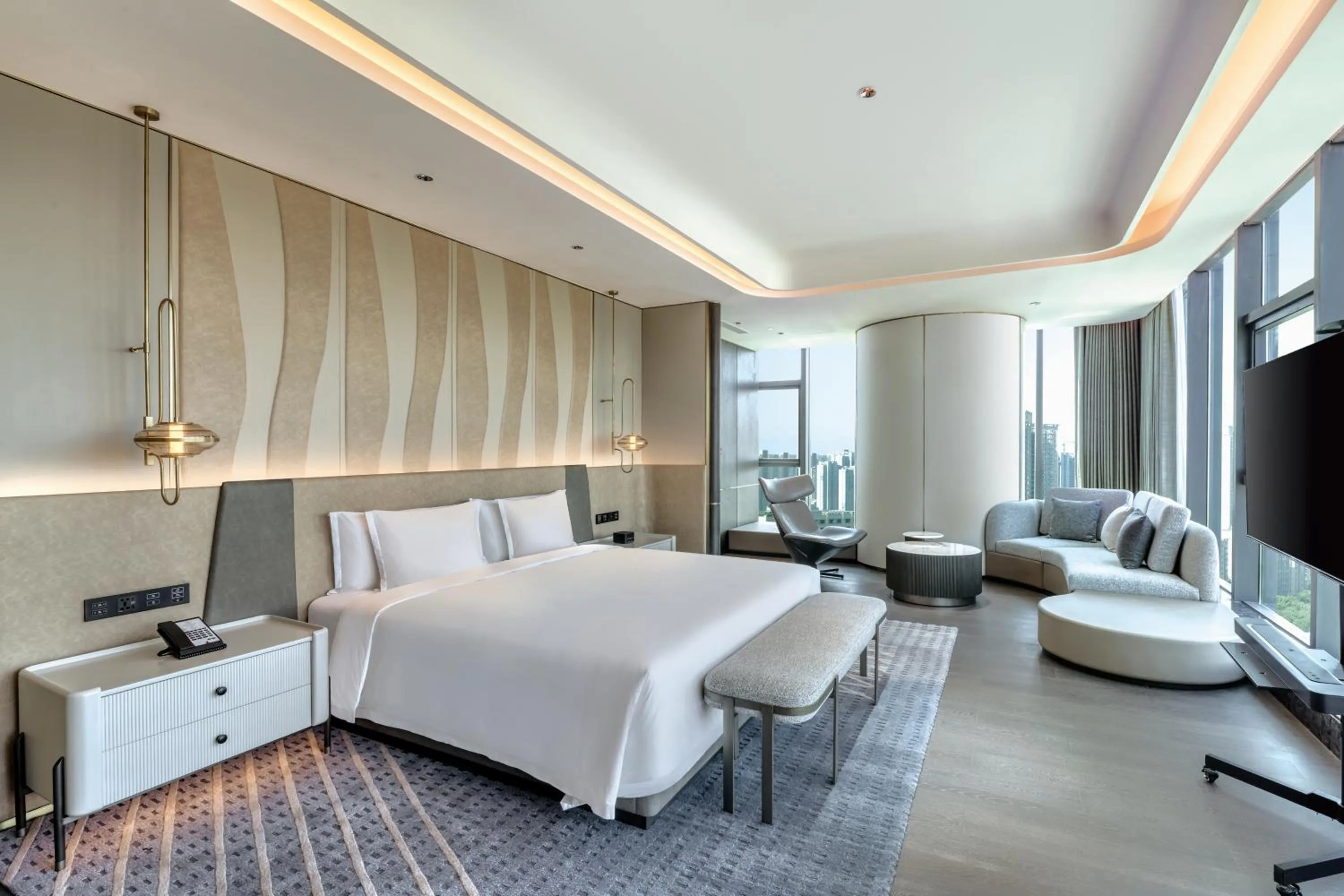 Bed in Crowne Plaza Xi'an Weiyang by IHG