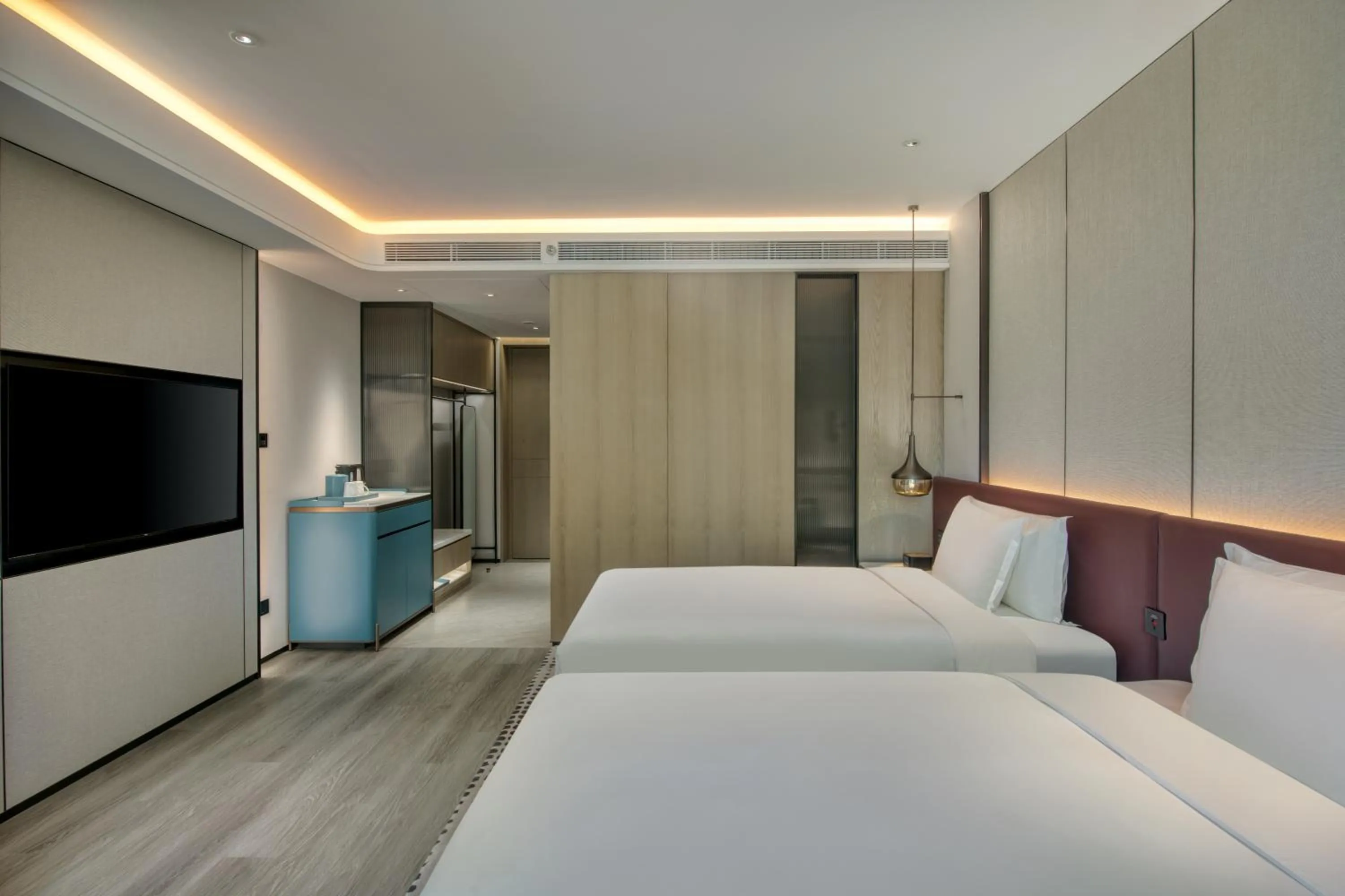 Bed in Crowne Plaza Xi'an Weiyang by IHG