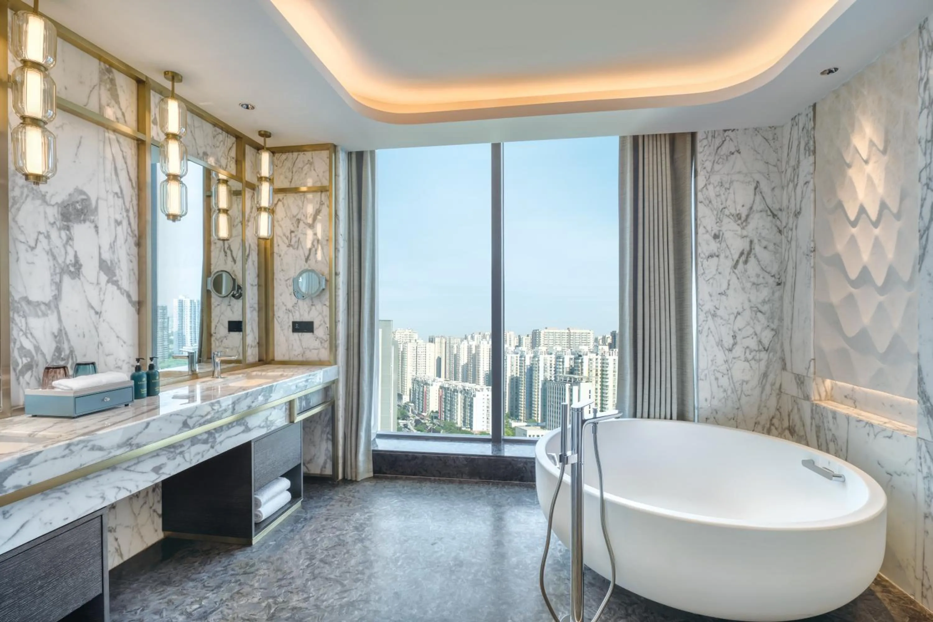 Bathroom in Crowne Plaza Xi'an Weiyang by IHG