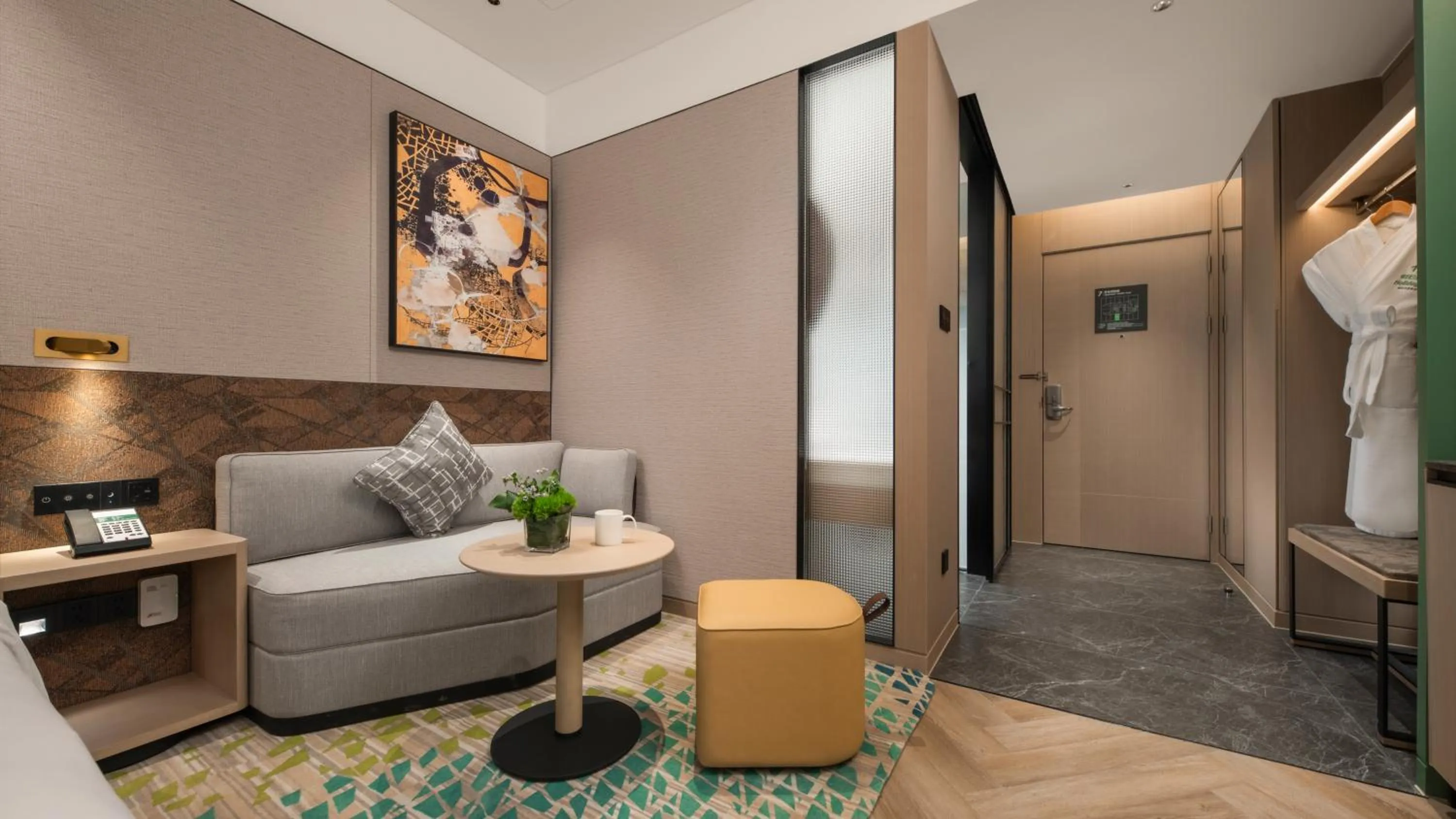 Seating area, Bed in Holiday Inn Shijiazhuang High-tech Zone by IHG