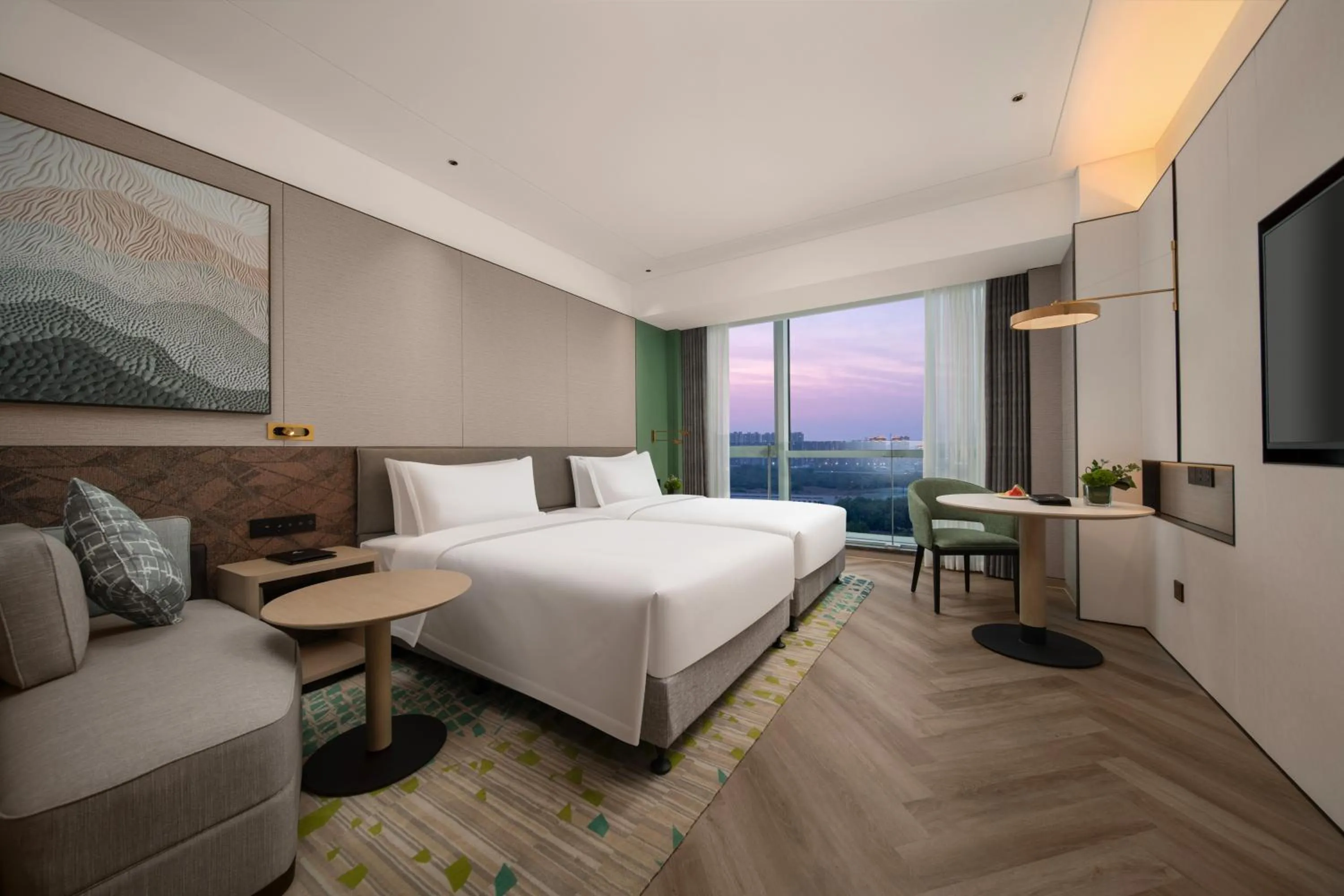 Photo of the whole room, Bed in Holiday Inn Shijiazhuang High-tech Zone by IHG