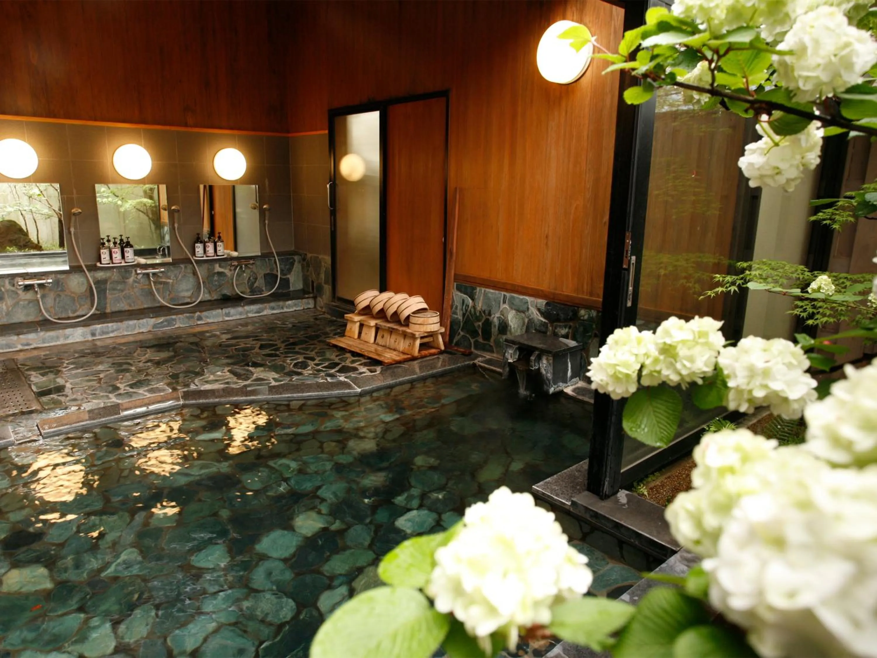 Hot Spring Bath in Yufuin Onsen Ryokan Hananomai