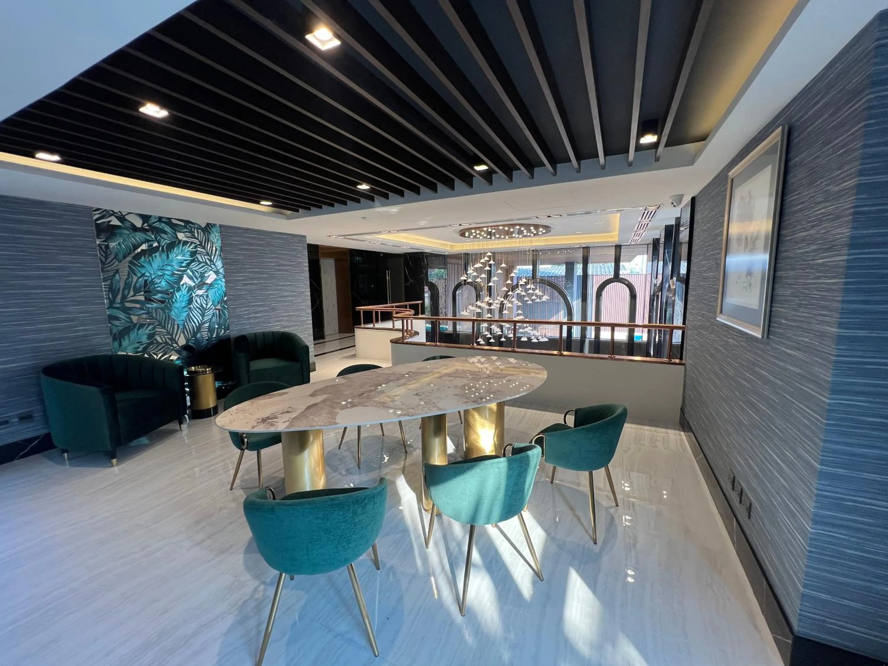 Communal lounge/ TV room in ARNI Skye Hotel