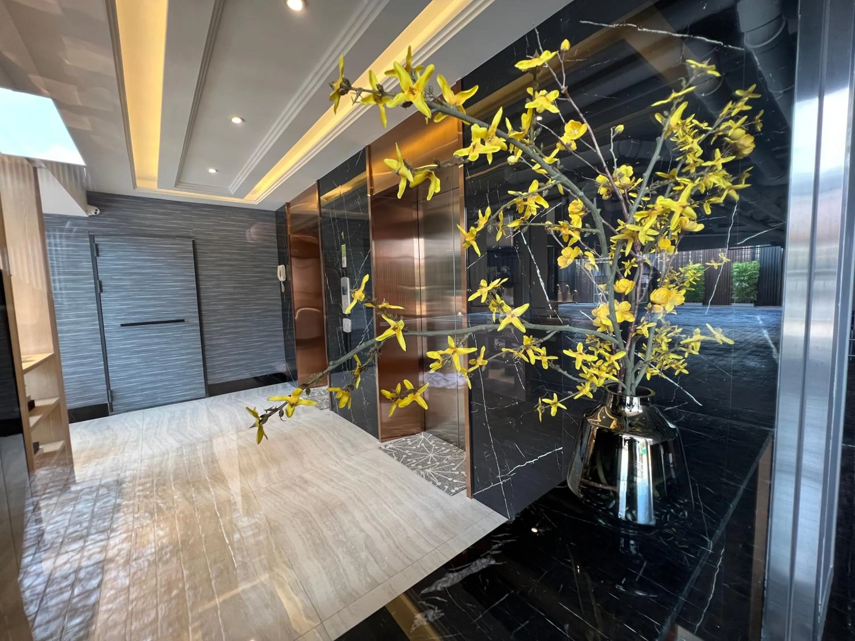 Lobby or reception, Bed in ARNI Skye Hotel