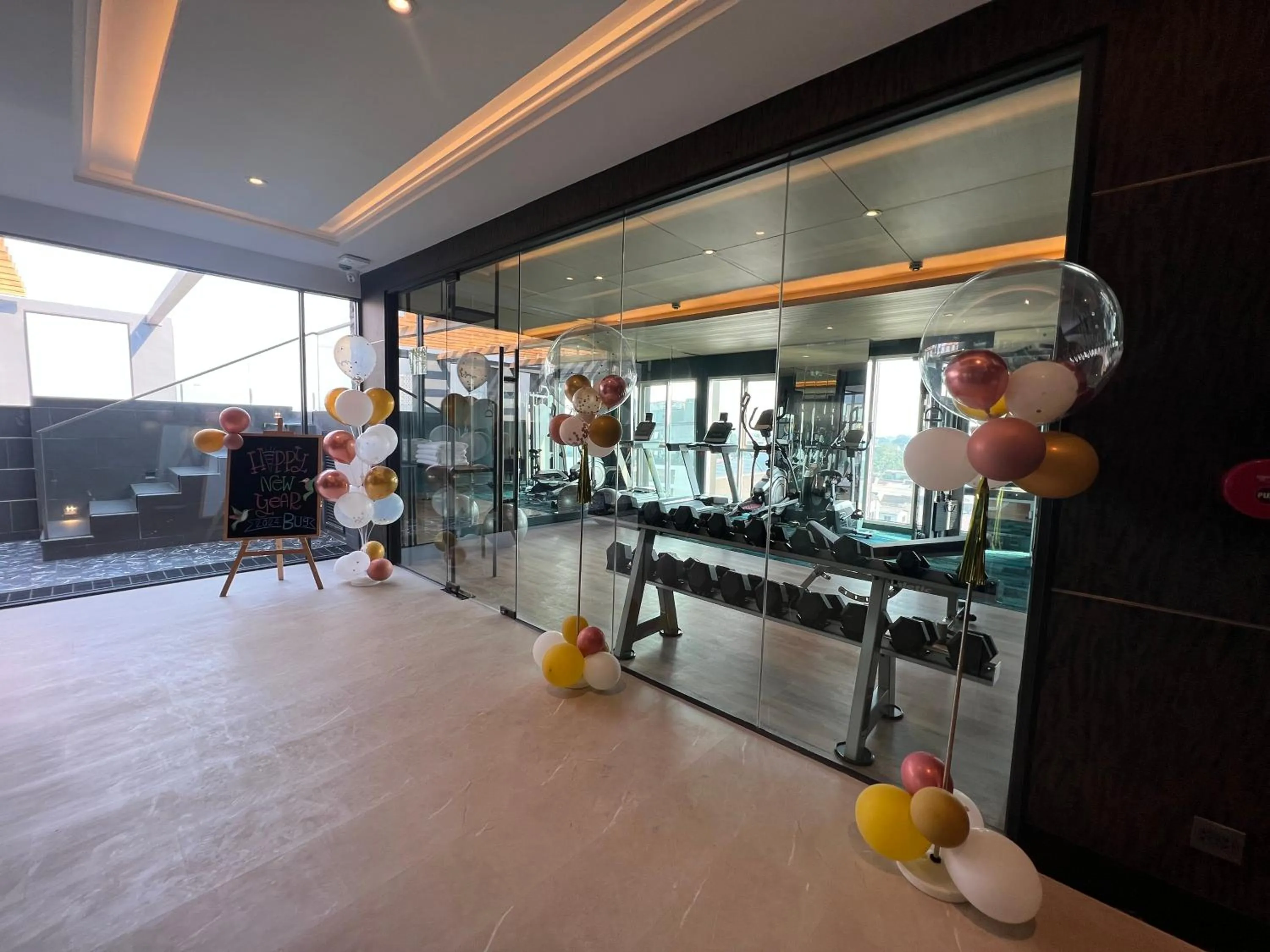 Fitness centre/facilities in ARNI Skye Hotel