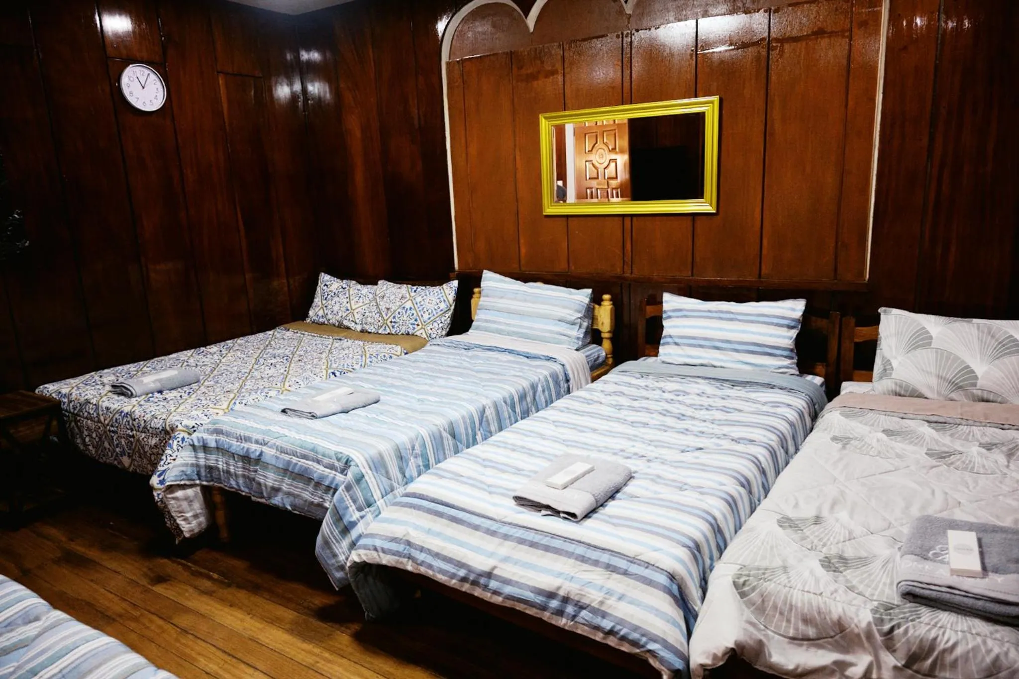 Bed in Topaz Bed & Breakfast Hotel