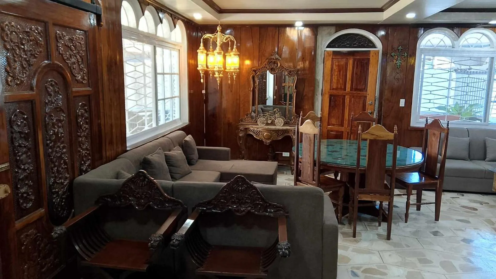 Topaz Bed & Breakfast Hotel