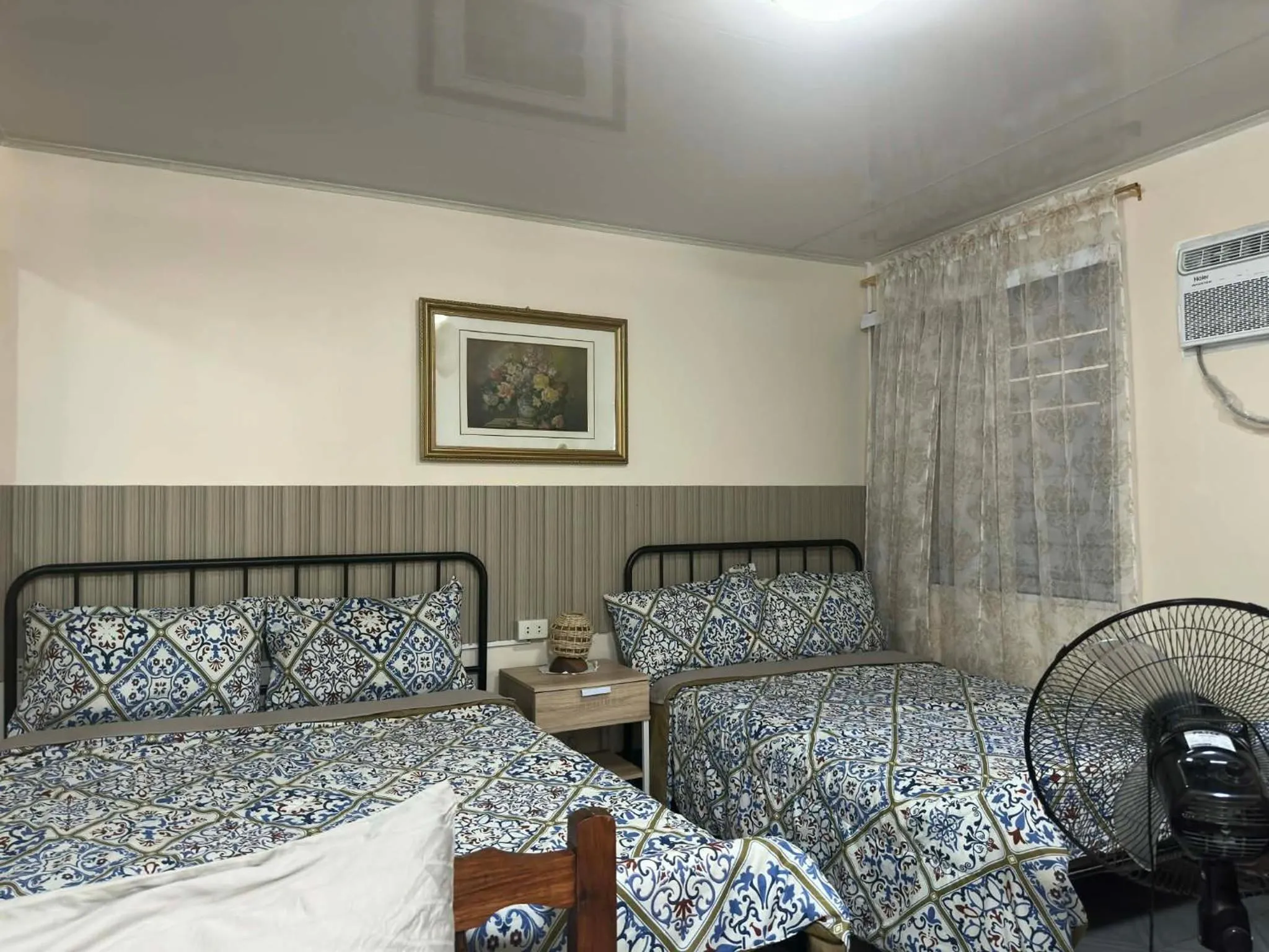 Bed in Topaz Bed & Breakfast Hotel