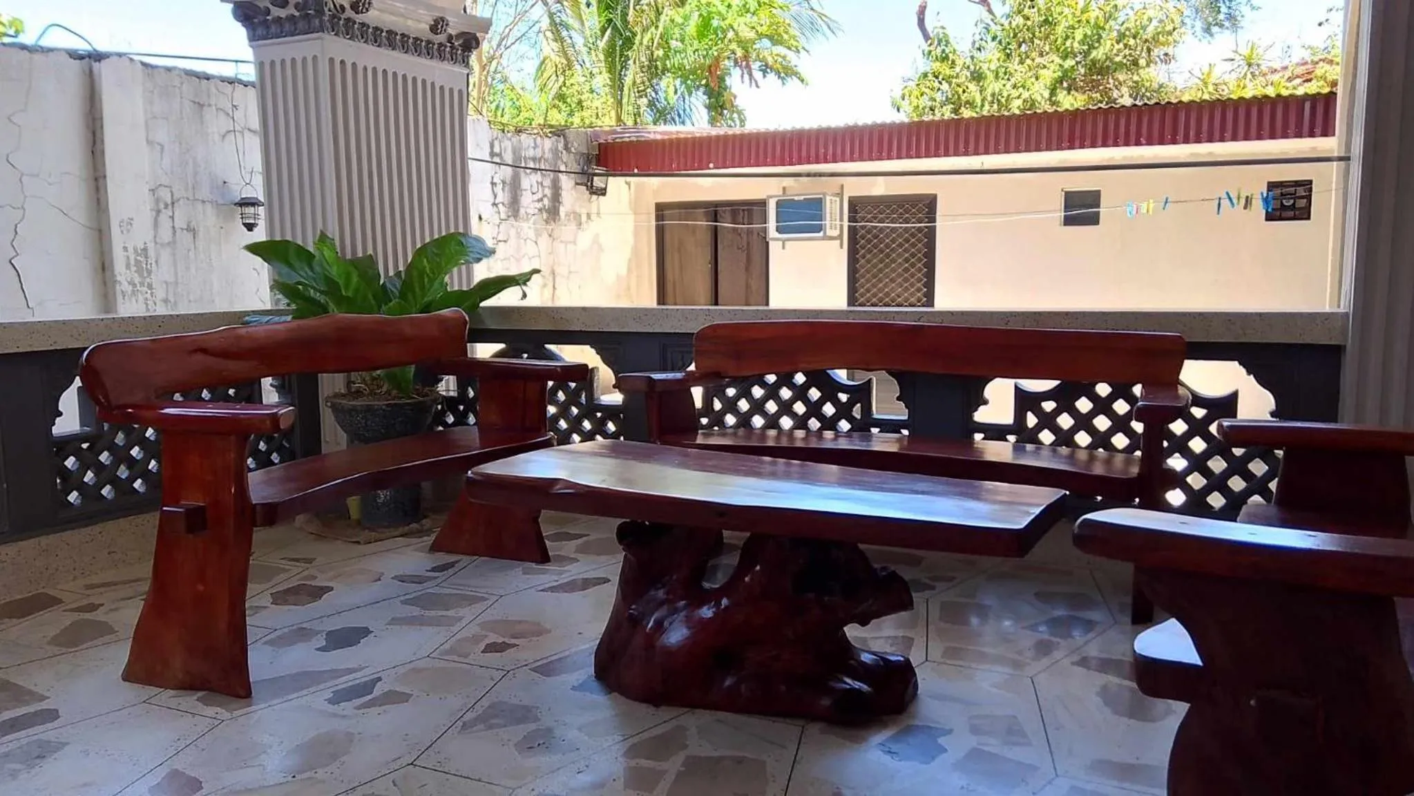 Topaz Bed & Breakfast Hotel